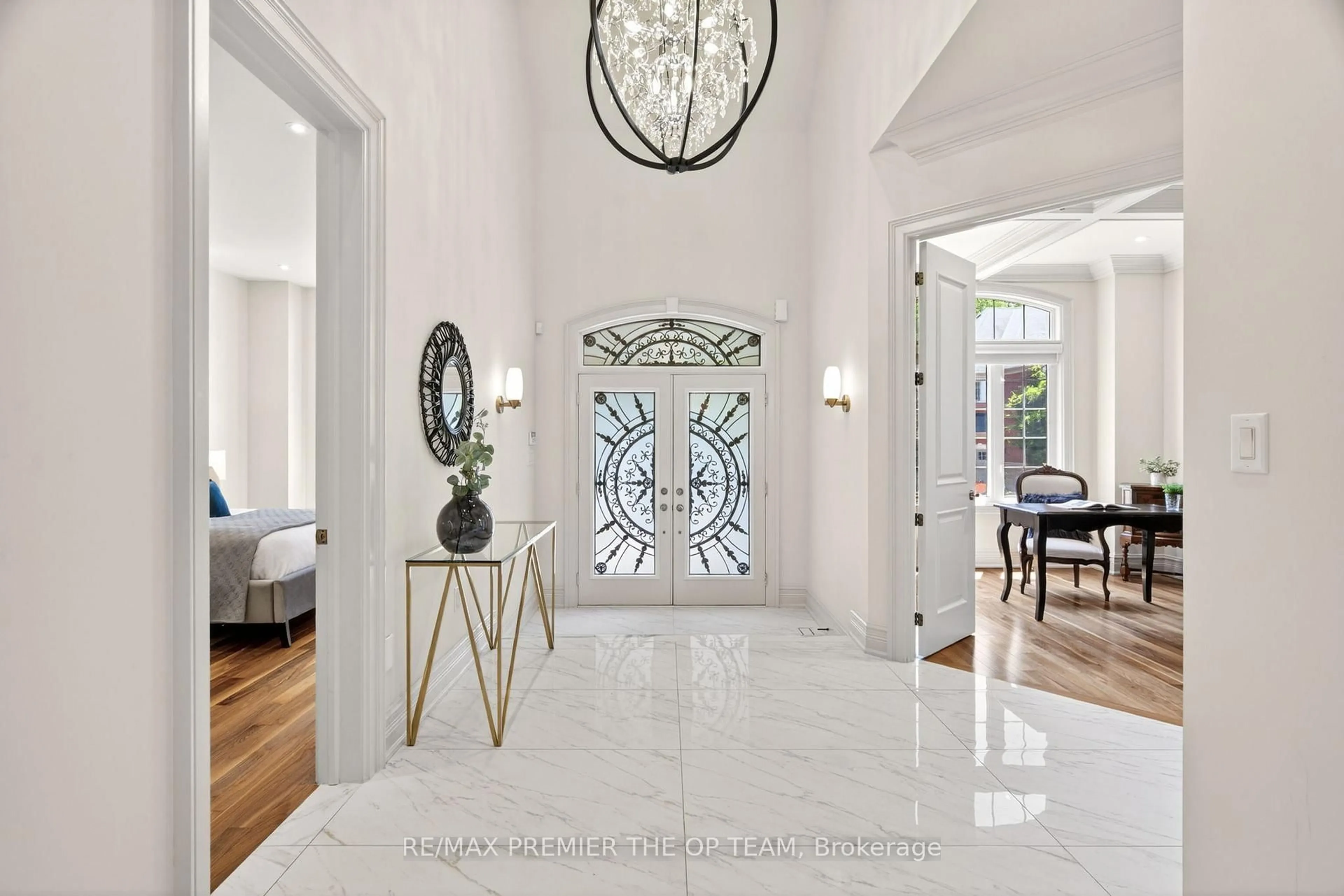 Indoor entryway for 24 Grand Vellore Cres, Vaughan Ontario L4H 0N8