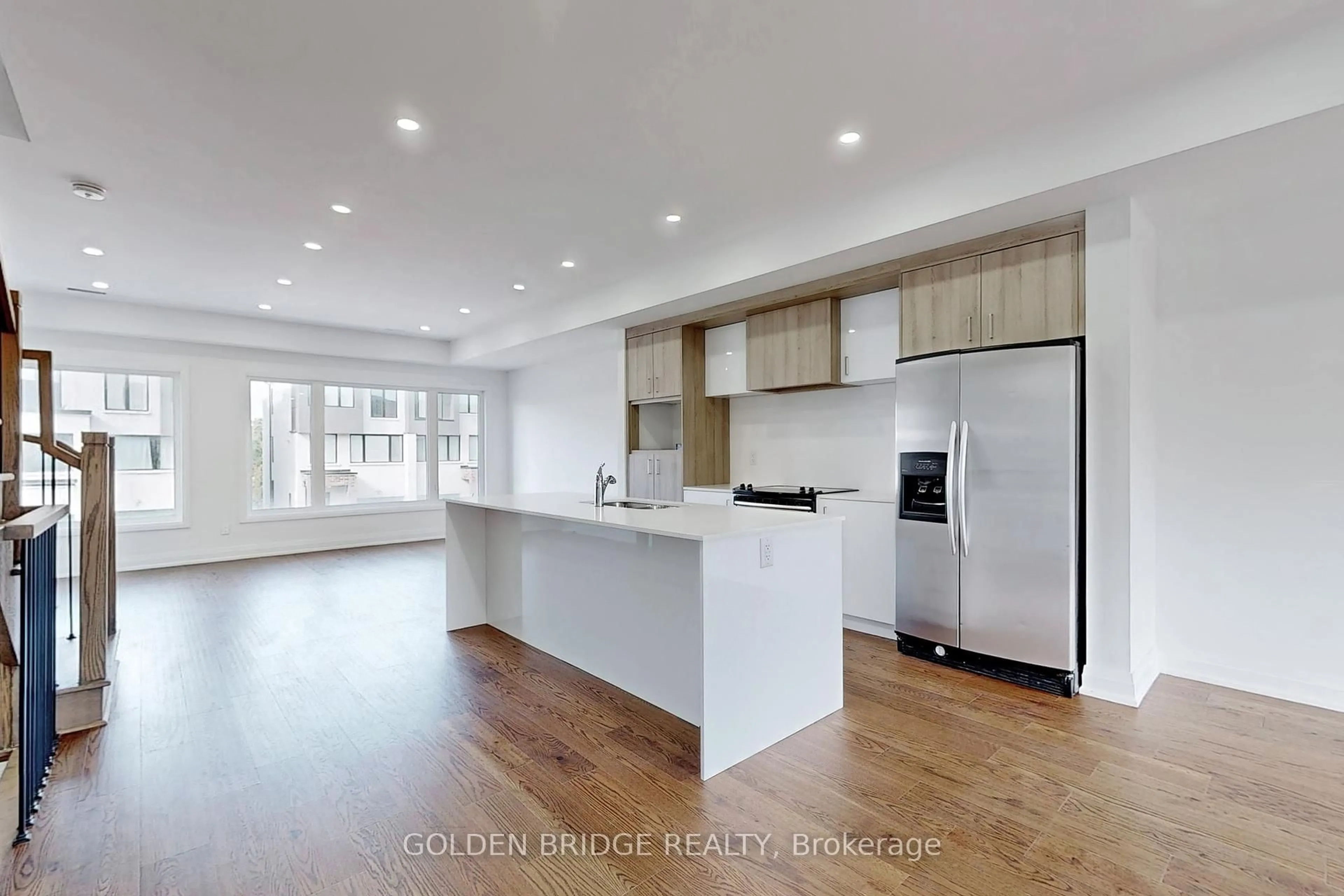 Open concept kitchen, unknown for 21 Persica St, Richmond Hill Ontario L4E 2T3
