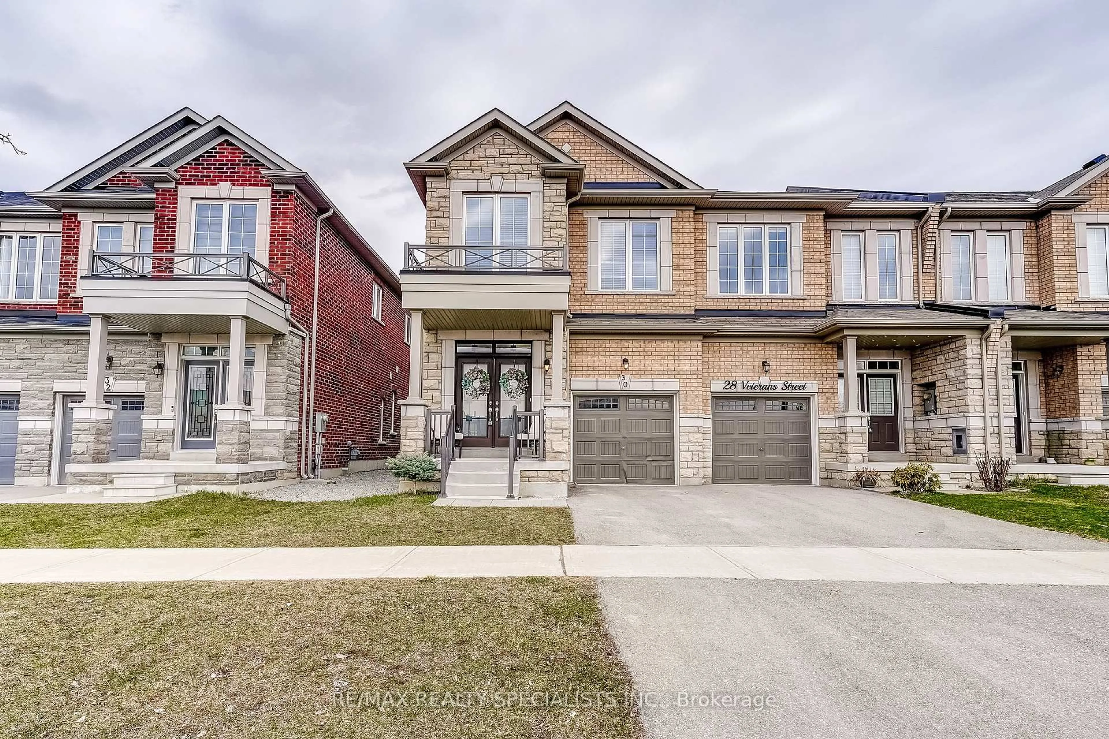 Home with brick exterior material, street for 30 Veterans St, Bradford West Gwillimbury Ontario L3Z 4L3