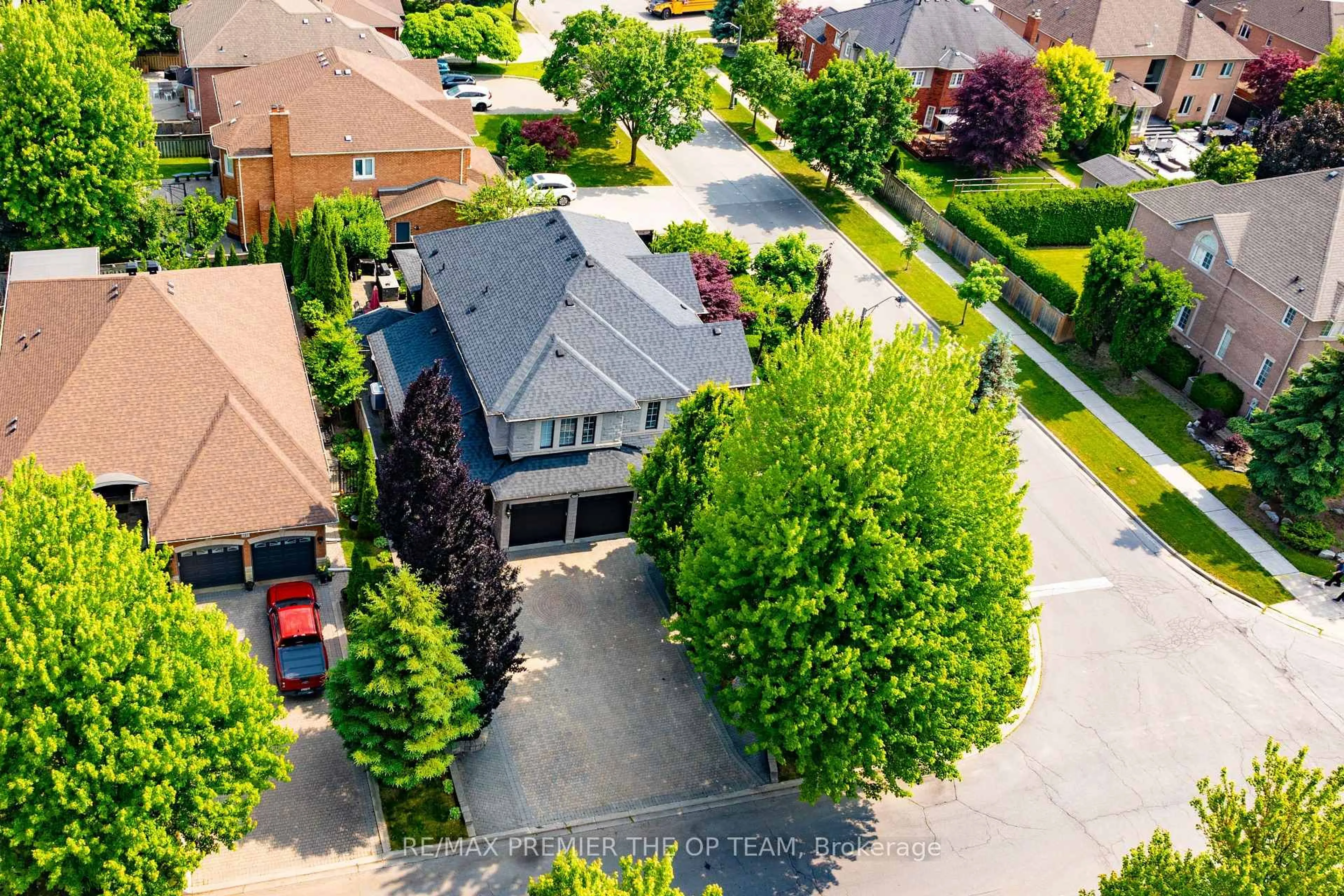 A pic from outside/outdoor area/front of a property/back of a property/a pic from drone, street for 159 Woolacott Rd, Vaughan Ontario L4L 9G9