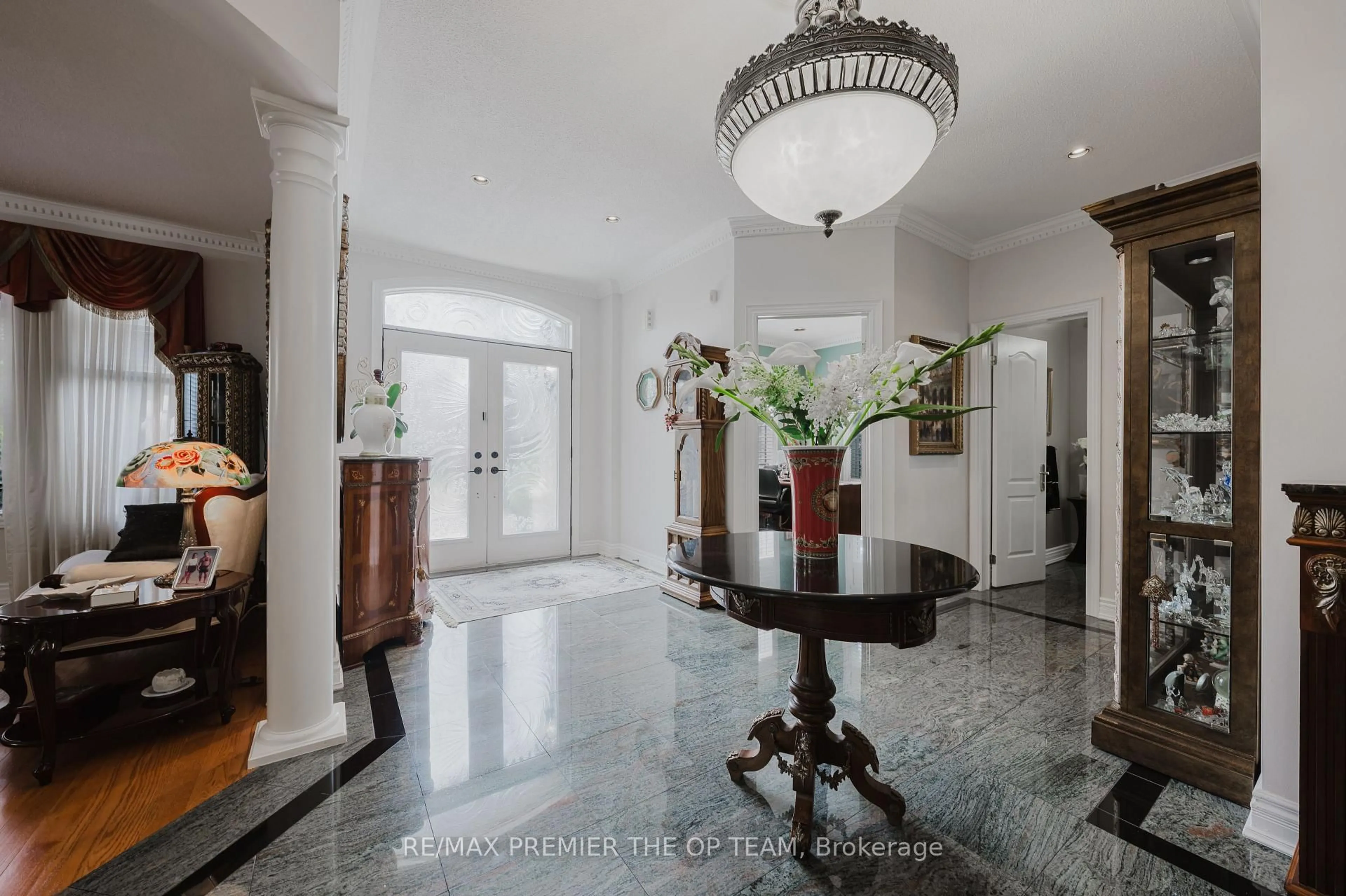 Indoor foyer for 159 Woolacott Rd, Vaughan Ontario L4L 9G9