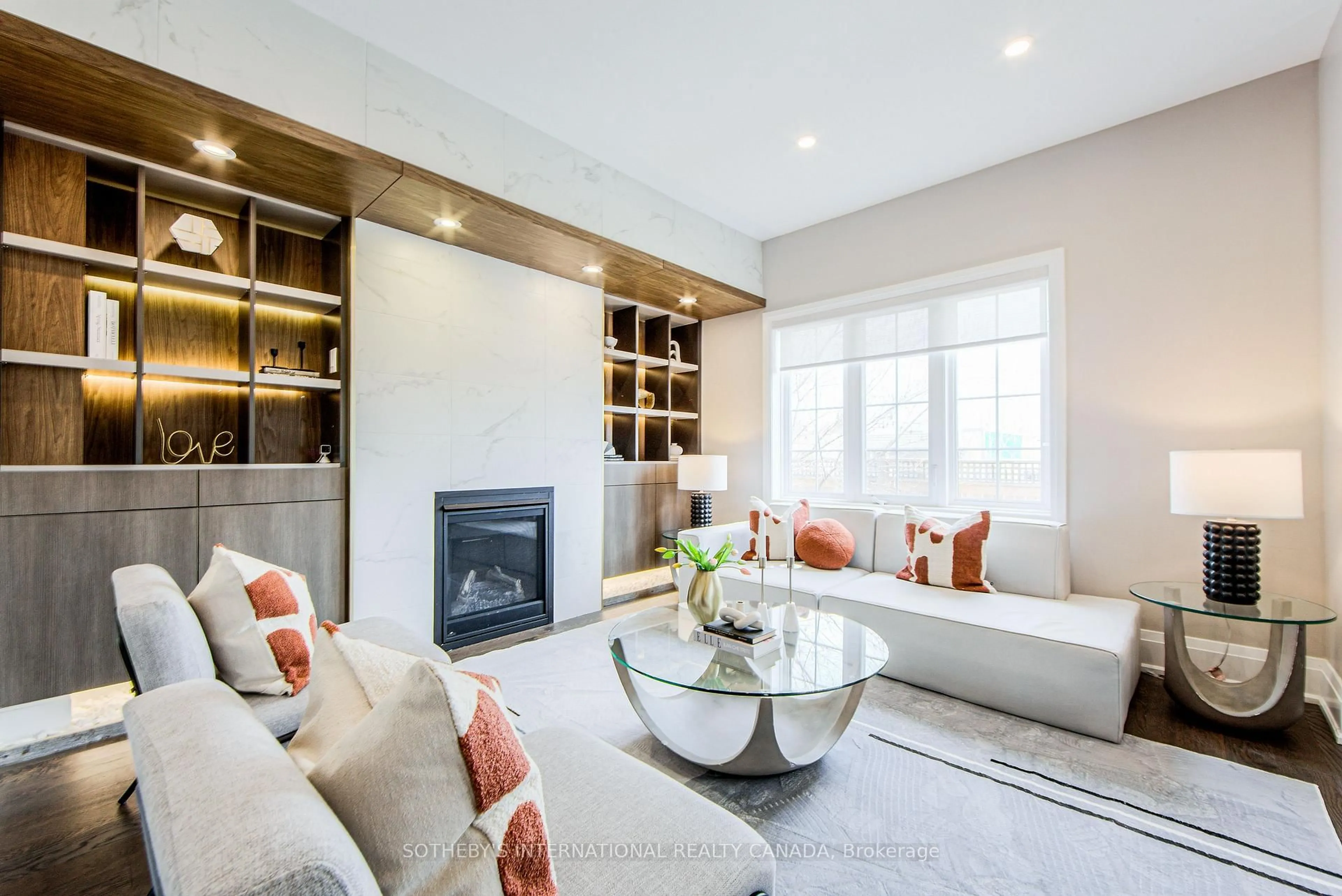 Living room with furniture, unknown for 21 Sir Frederick Banting Way, Markham Ontario L3R 1L4