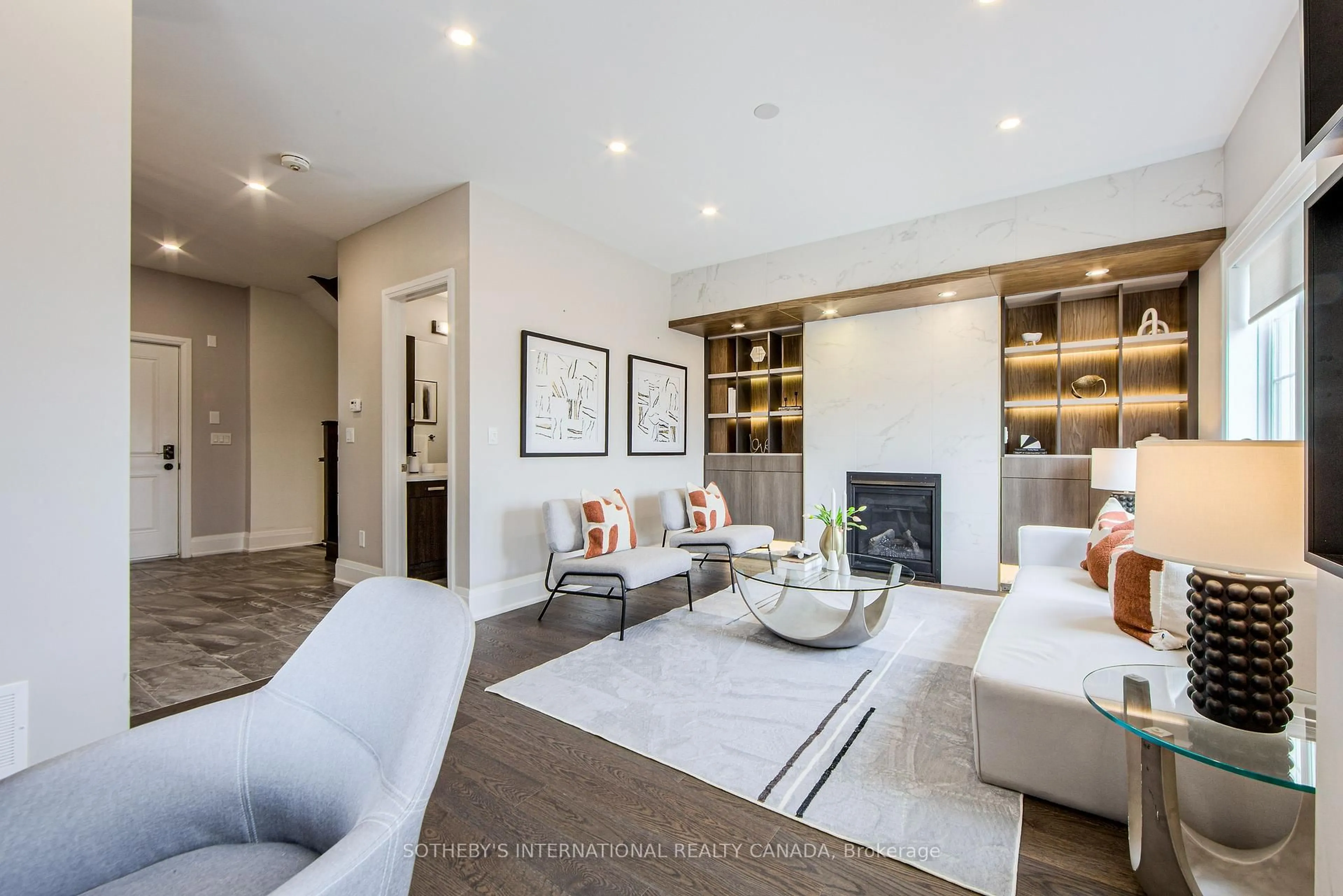 Living room with furniture, unknown for 21 Sir Frederick Banting Way, Markham Ontario L3R 1L4