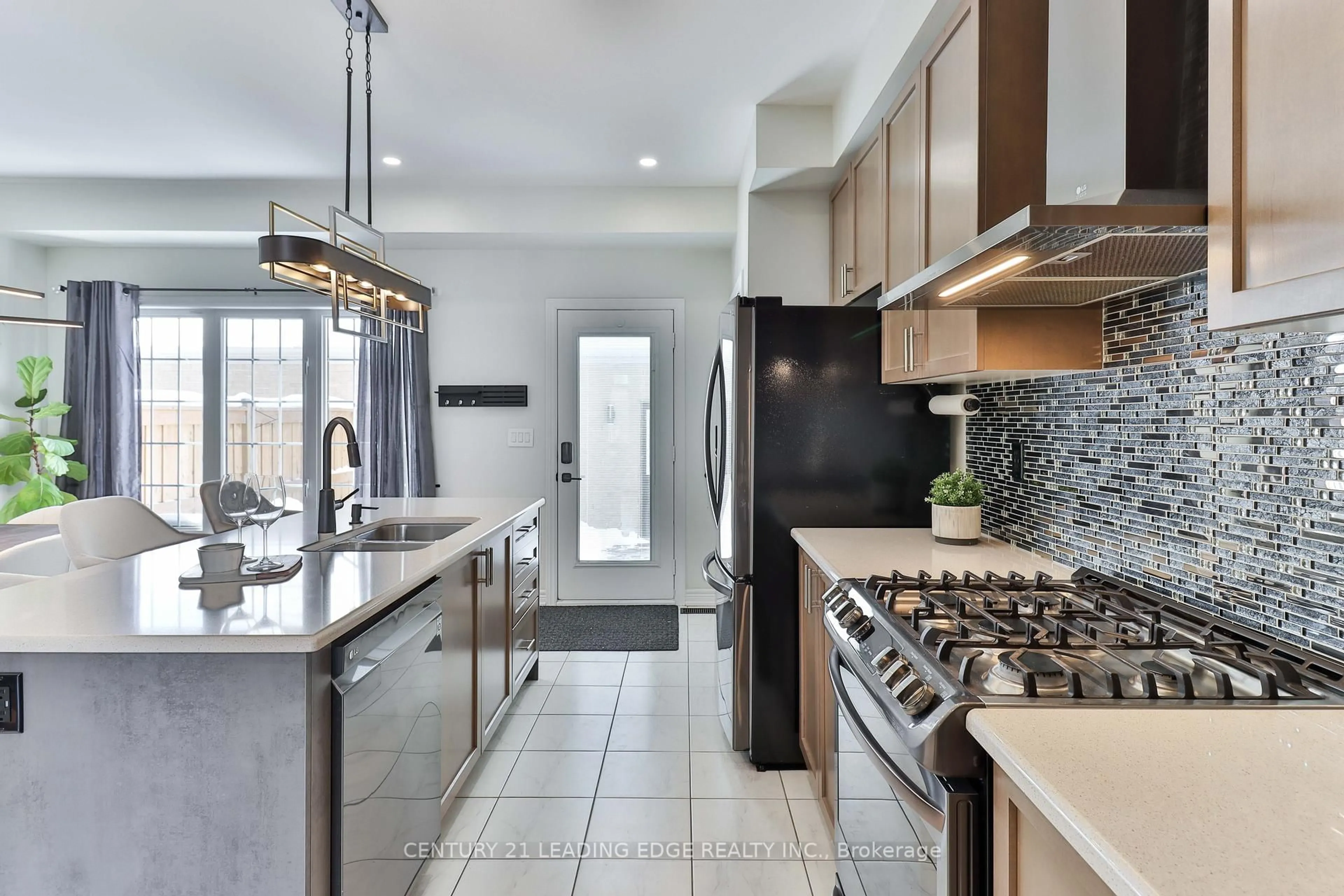 Contemporary kitchen, ceramic/tile floor for 2016 Donald Cousens Pkwy, Markham Ontario L6B 1J5