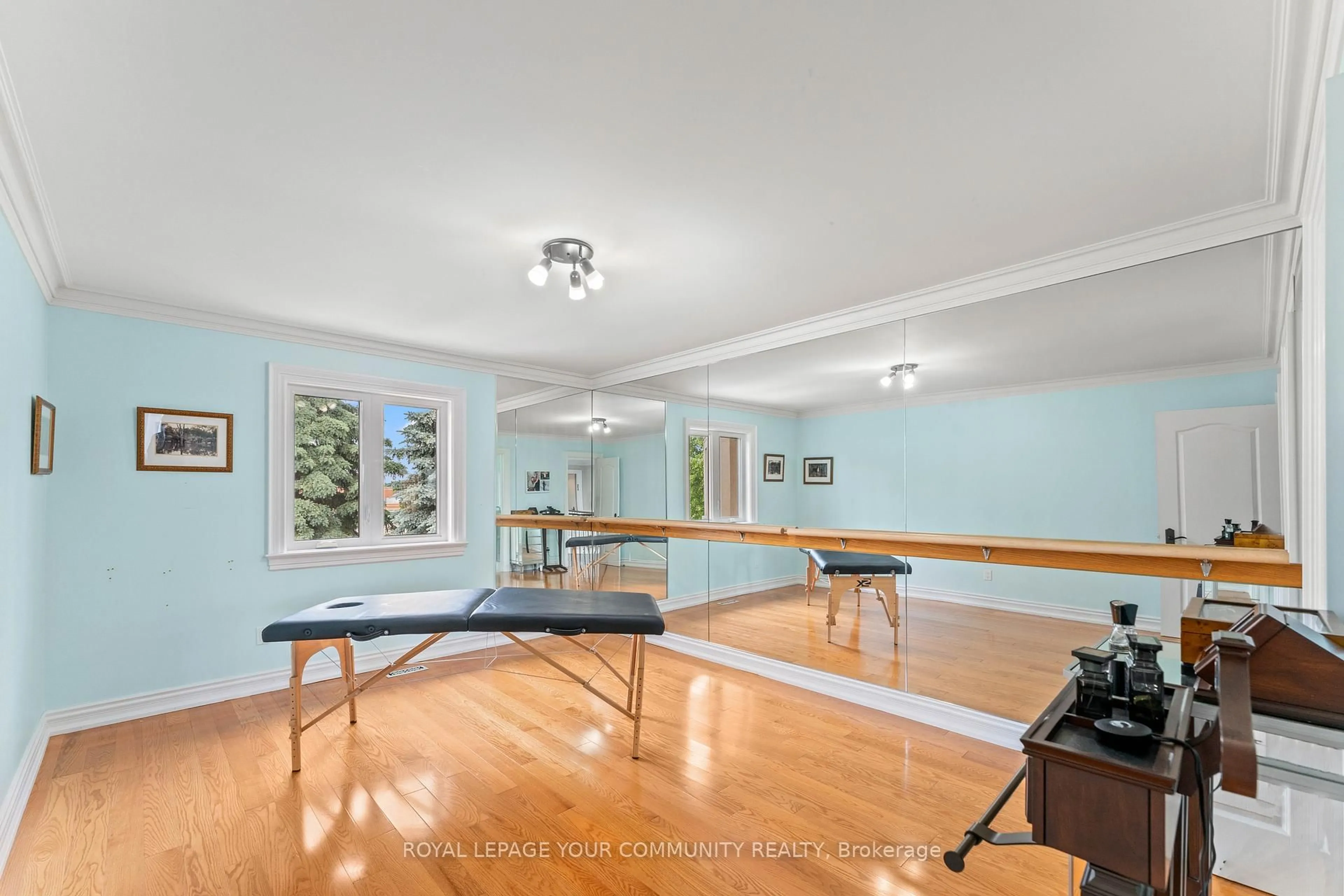 Unknown for 118 Forest Lane Dr, Vaughan Ontario L4J 3N8