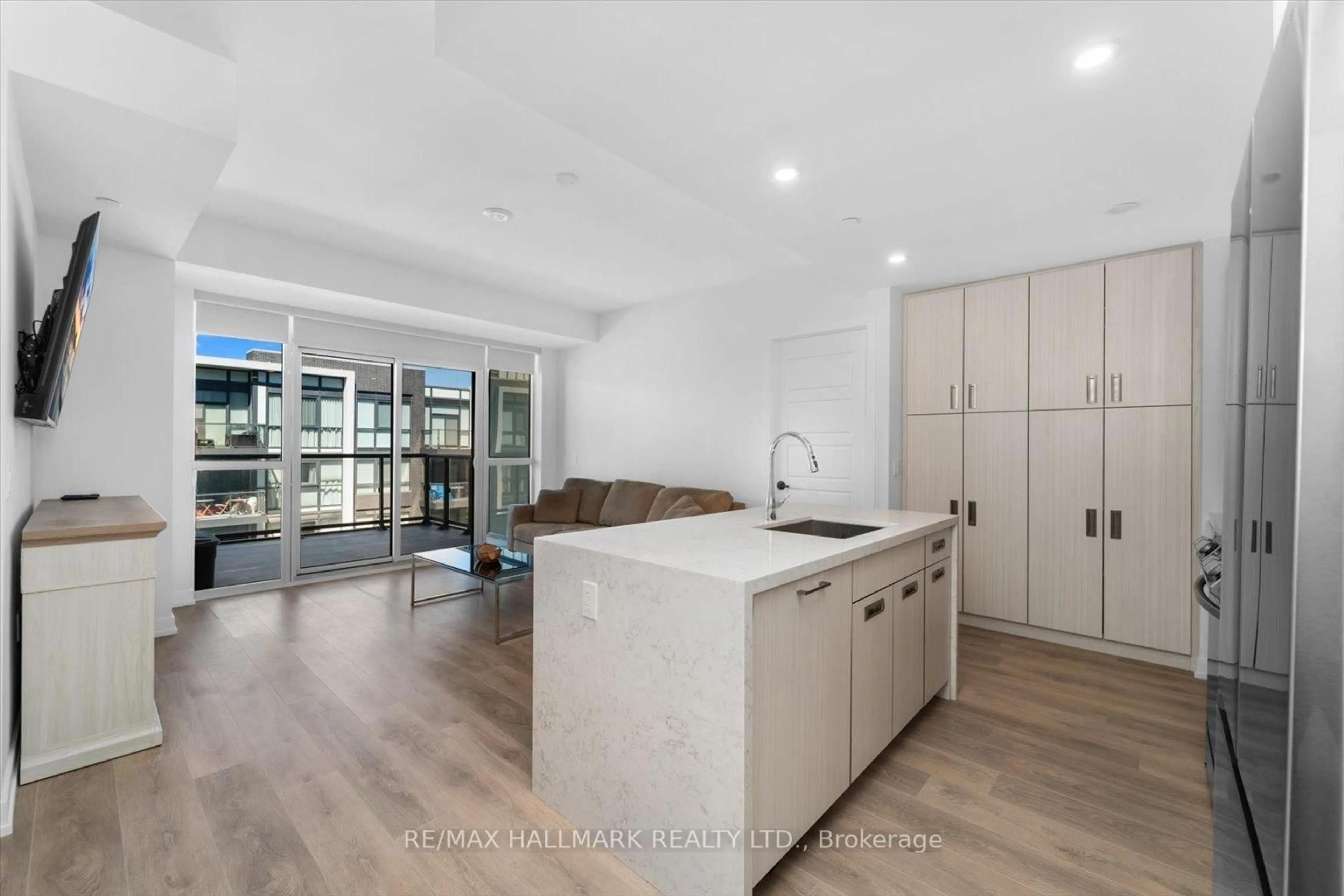Open concept kitchen, unknown for 415 SEA RAY Ave #311, Innisfil Ontario L9S 0R5