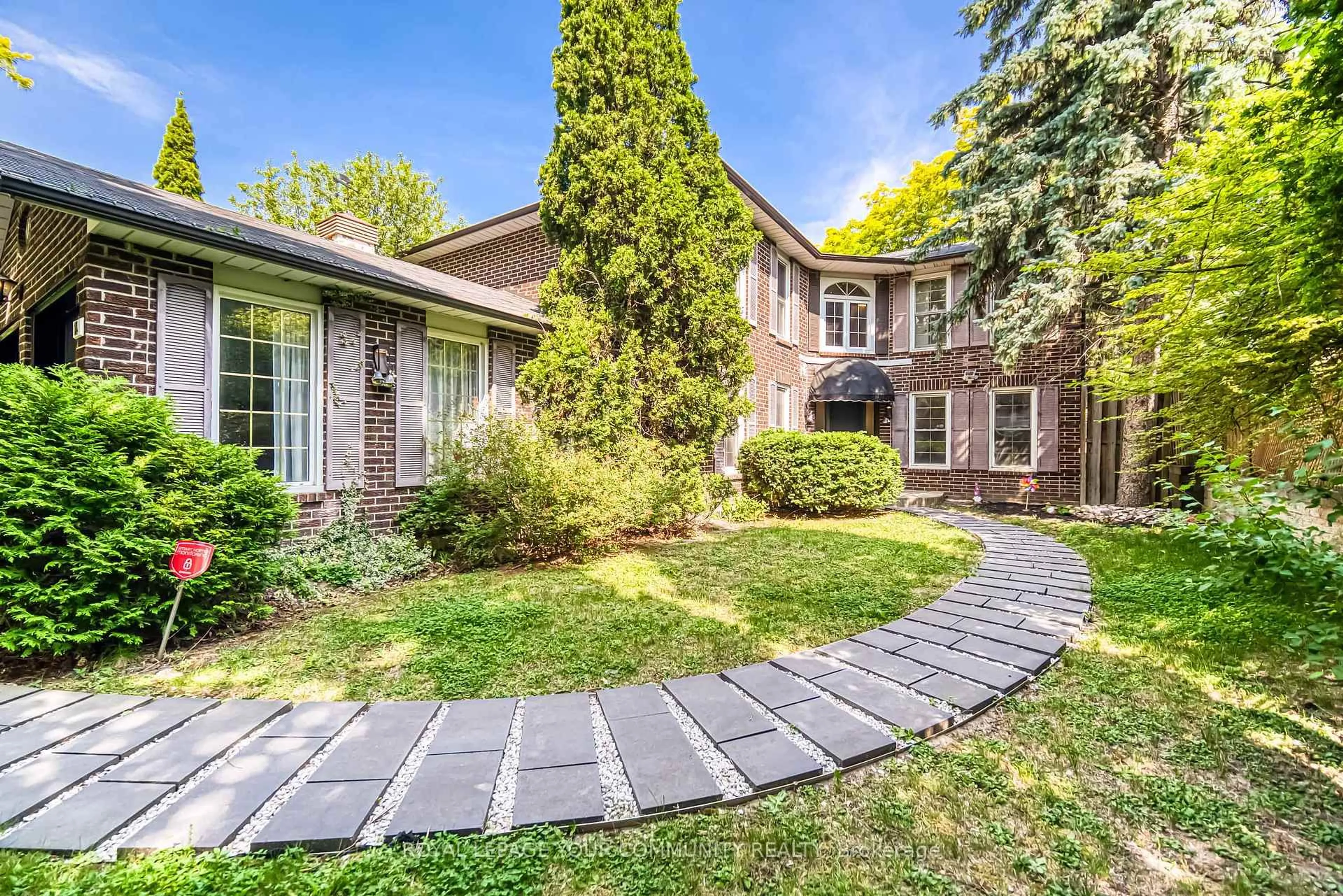Patio, street for 14 Julia St, Markham Ontario L3T 4R9