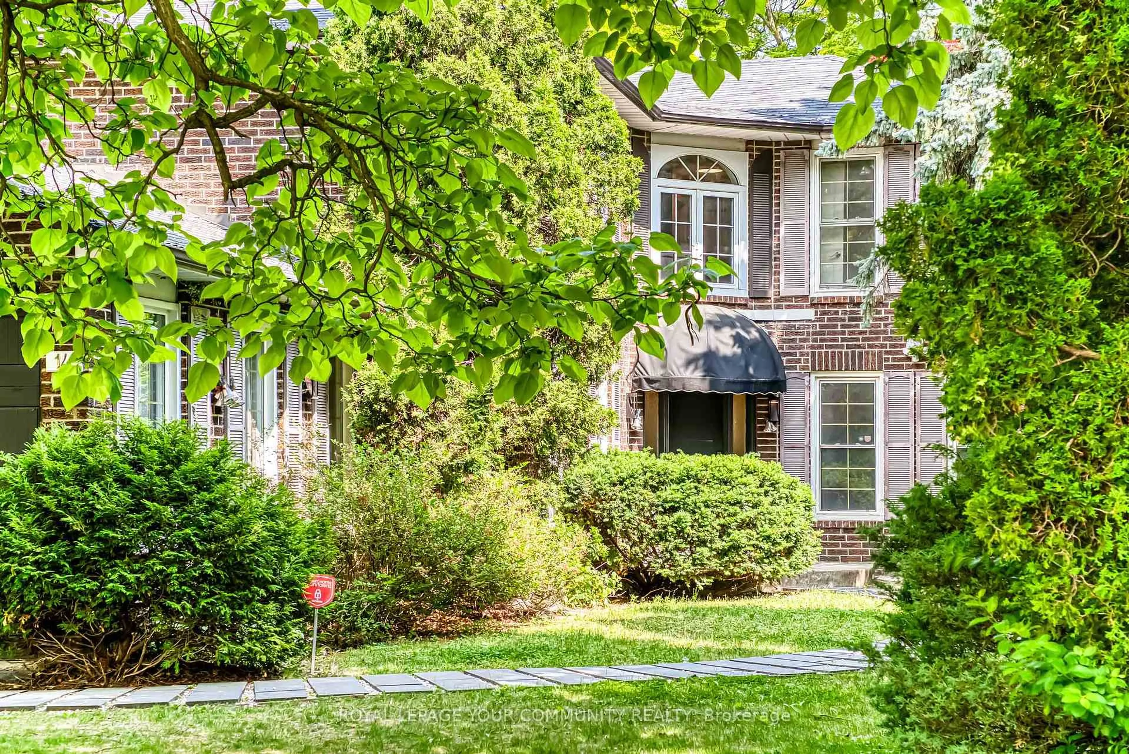 Unknown for 14 Julia St, Markham Ontario L3T 4R9