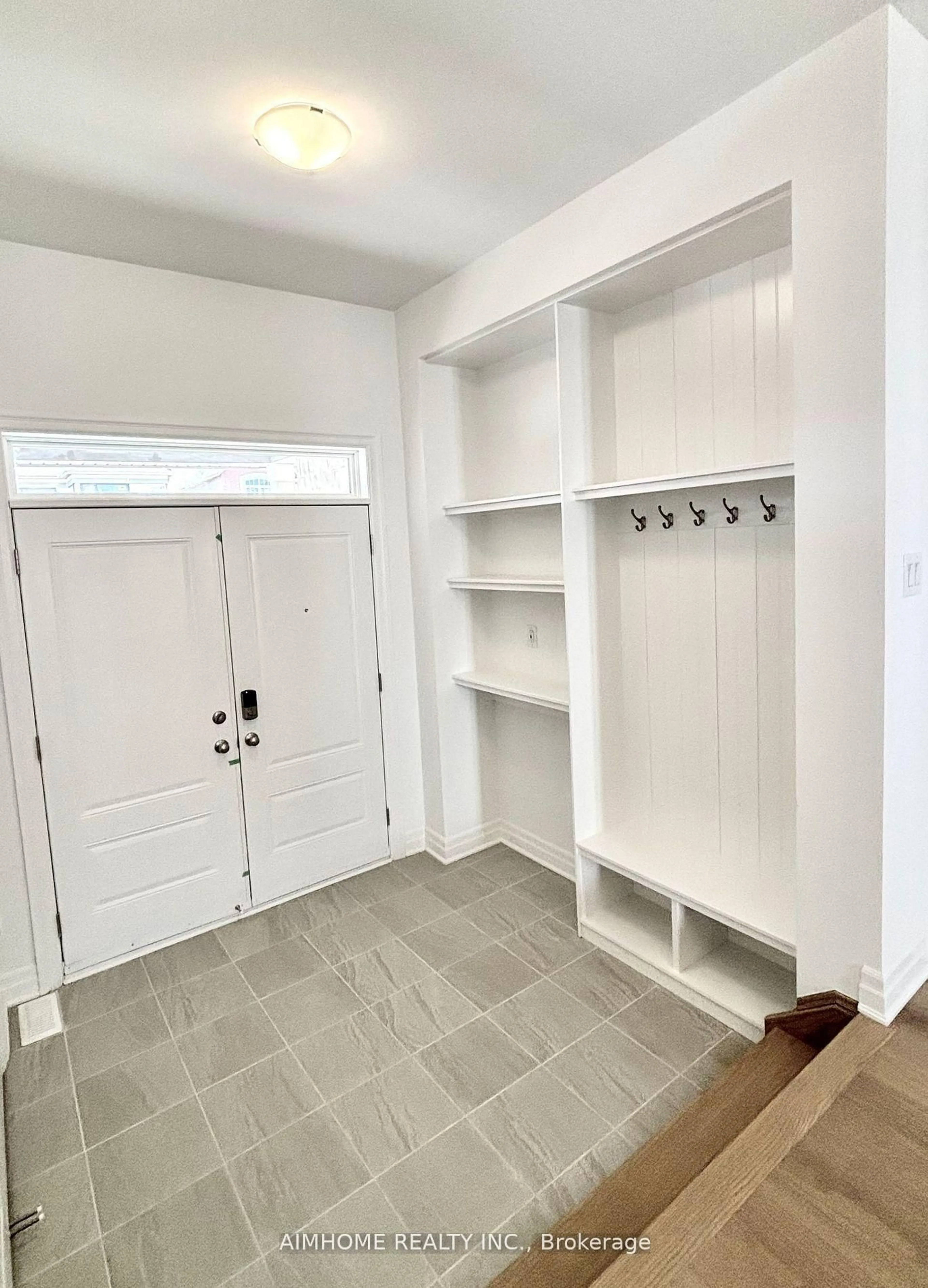 Storage room or clothes room or walk-in closet for 712 Newlove St, Innisfil Ontario L9S 0R8