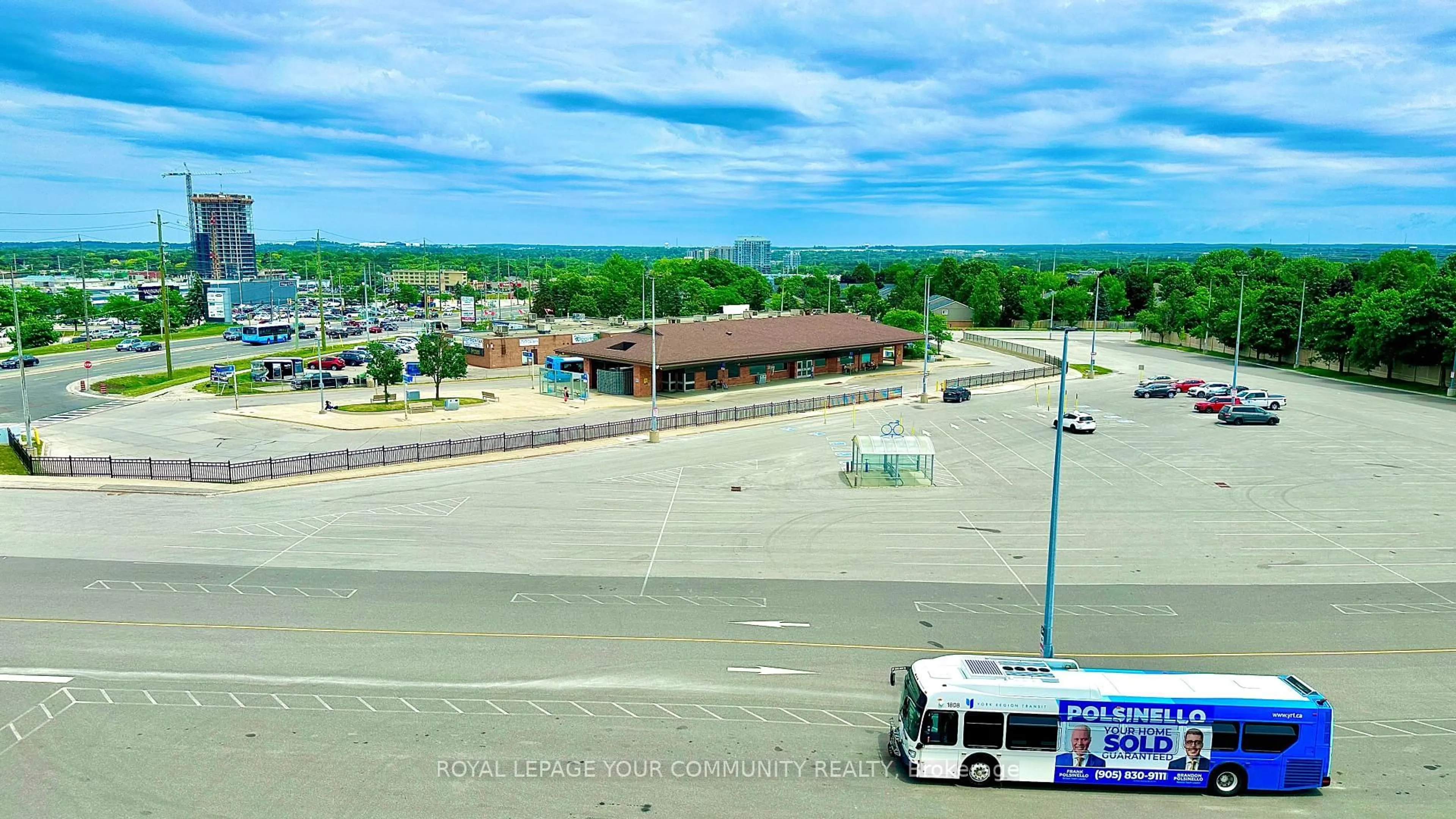 Unknown for 20 Lytham Green Circ #8, Newmarket Ontario L3Y 0H3