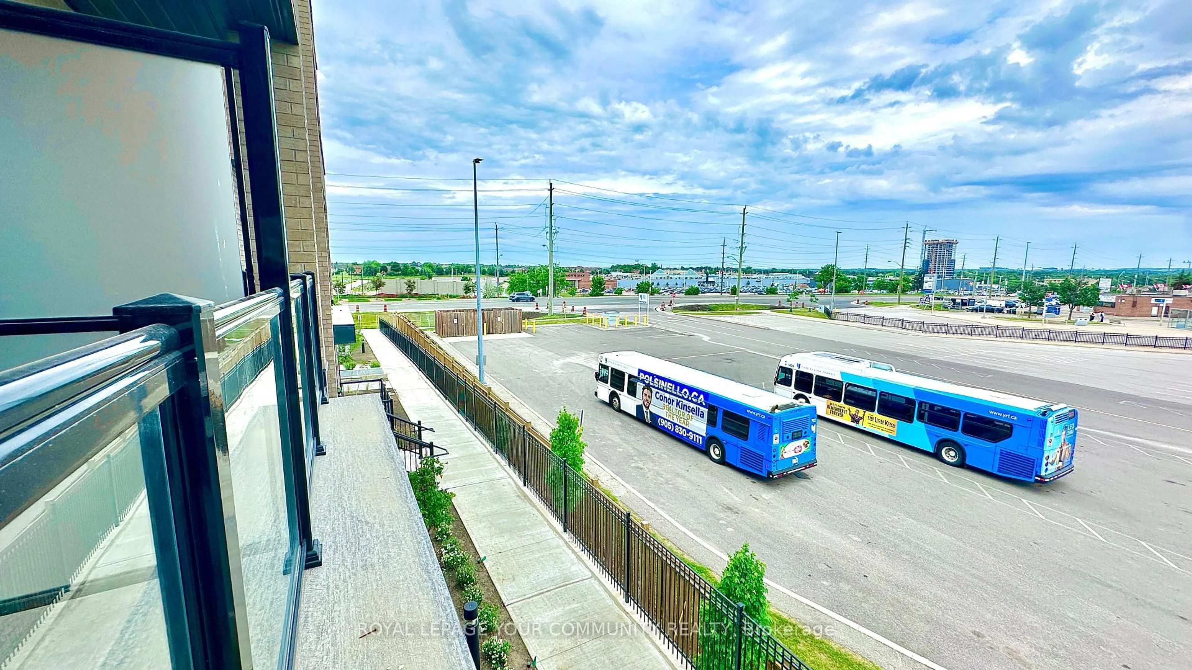 Unknown for 20 Lytham Green Circ #8, Newmarket Ontario L3Y 0H3