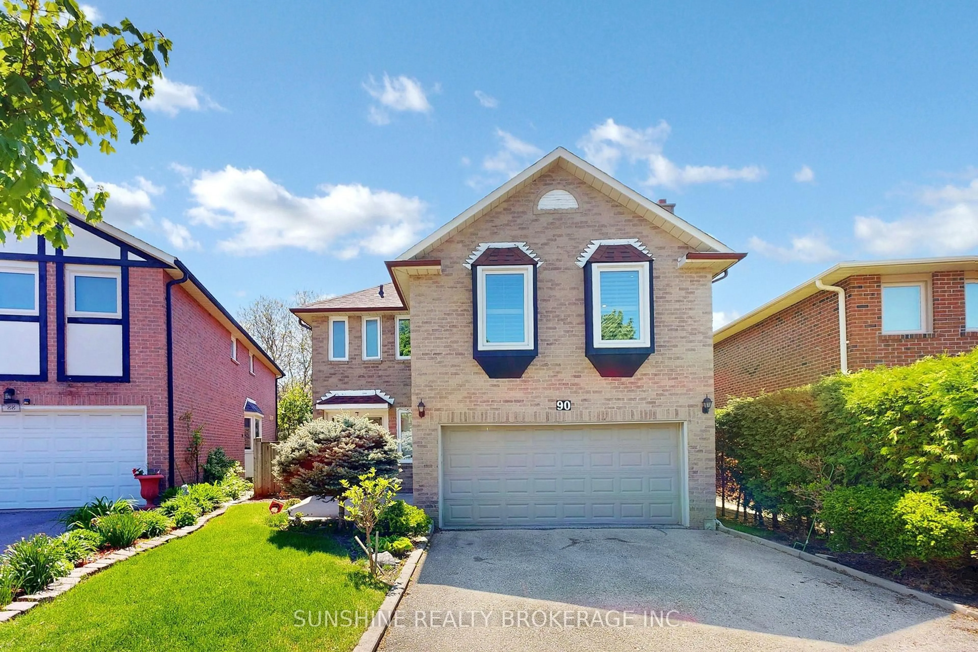 Home with brick exterior material, street for 90 Park Lane Circ, Richmond Hill Ontario L4C 6S8