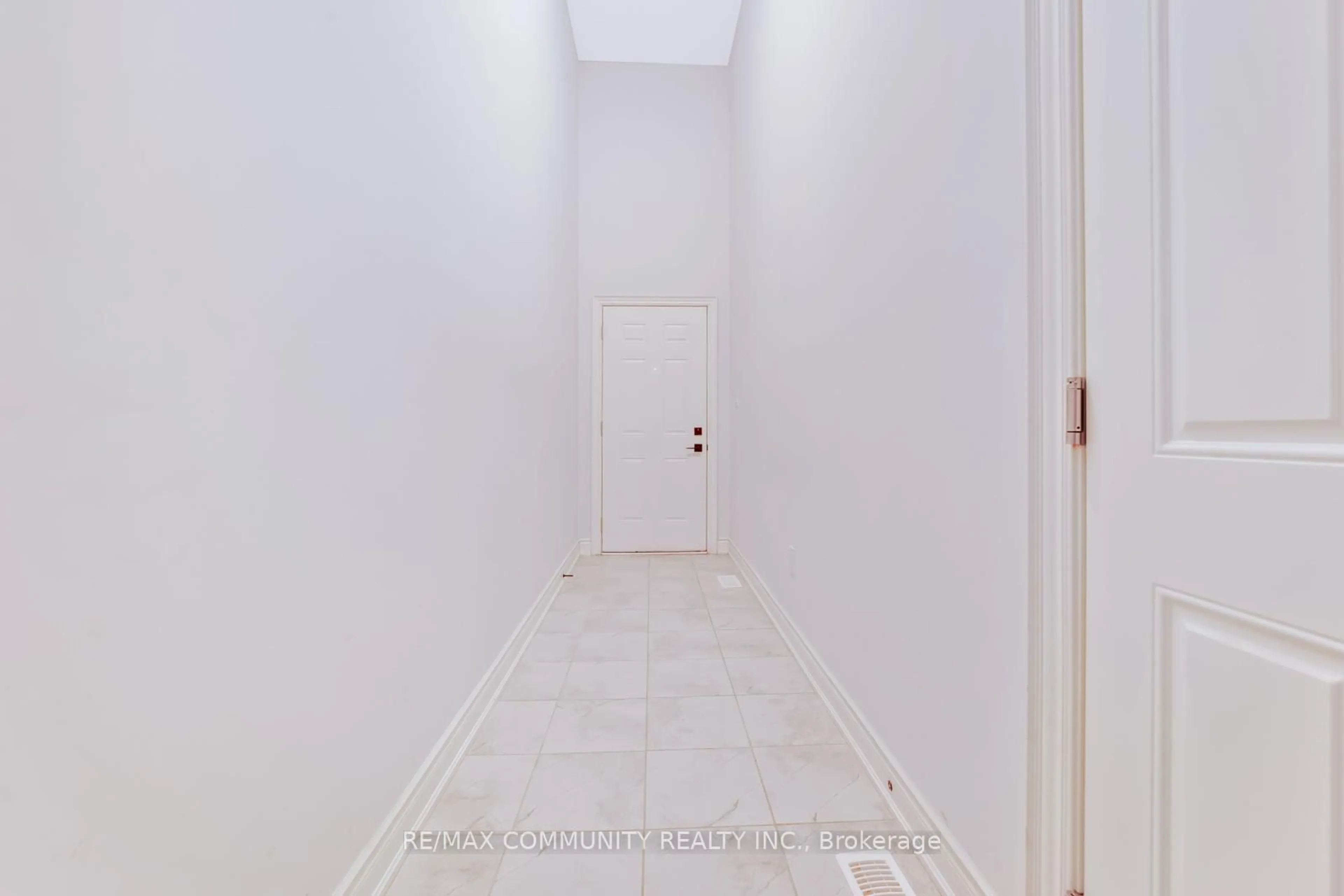 A pic of a room for 16 Alan Williams Tr, Uxbridge Ontario L9P 0R5