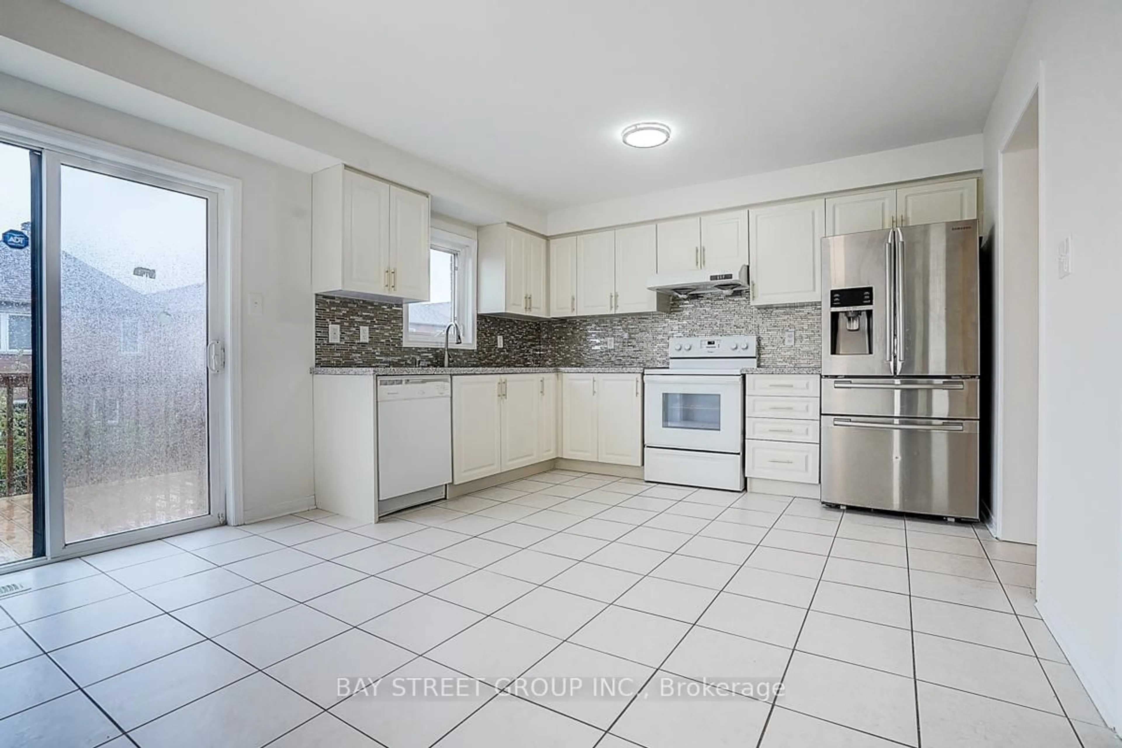 Unknown for 11 Tara Cres, Markham Ontario L3S 4S7
