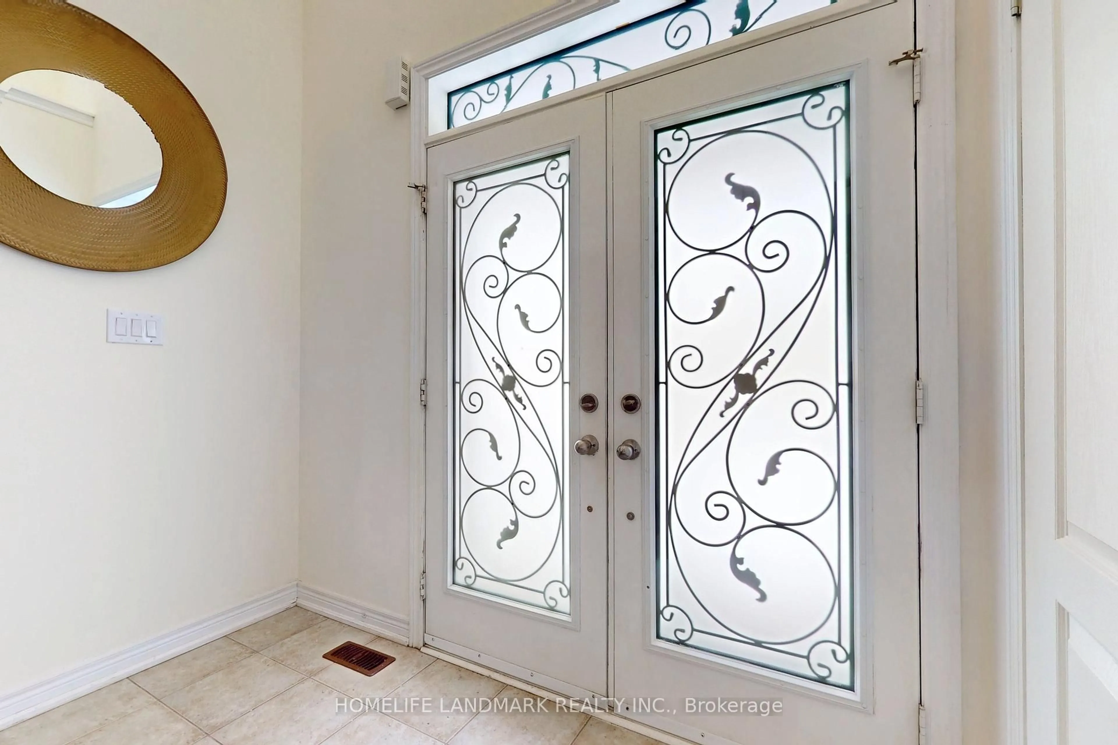 Indoor entryway for 52 Chelsea Cres, Bradford West Gwillimbury Ontario L3Z 0J7