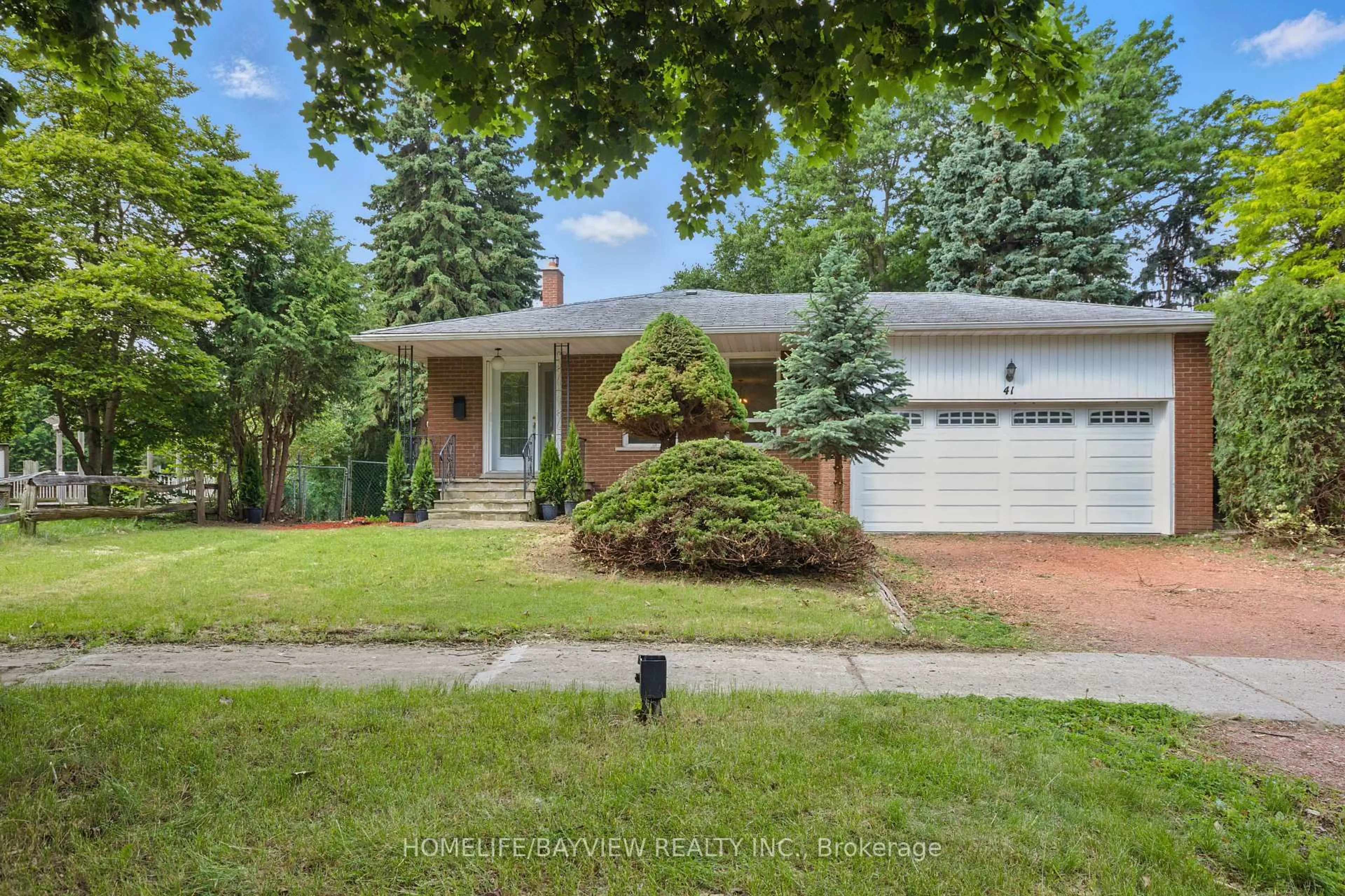 Home with brick exterior material, street for 41 Sunnywood Cres, Richmond Hill Ontario L4C 6W2