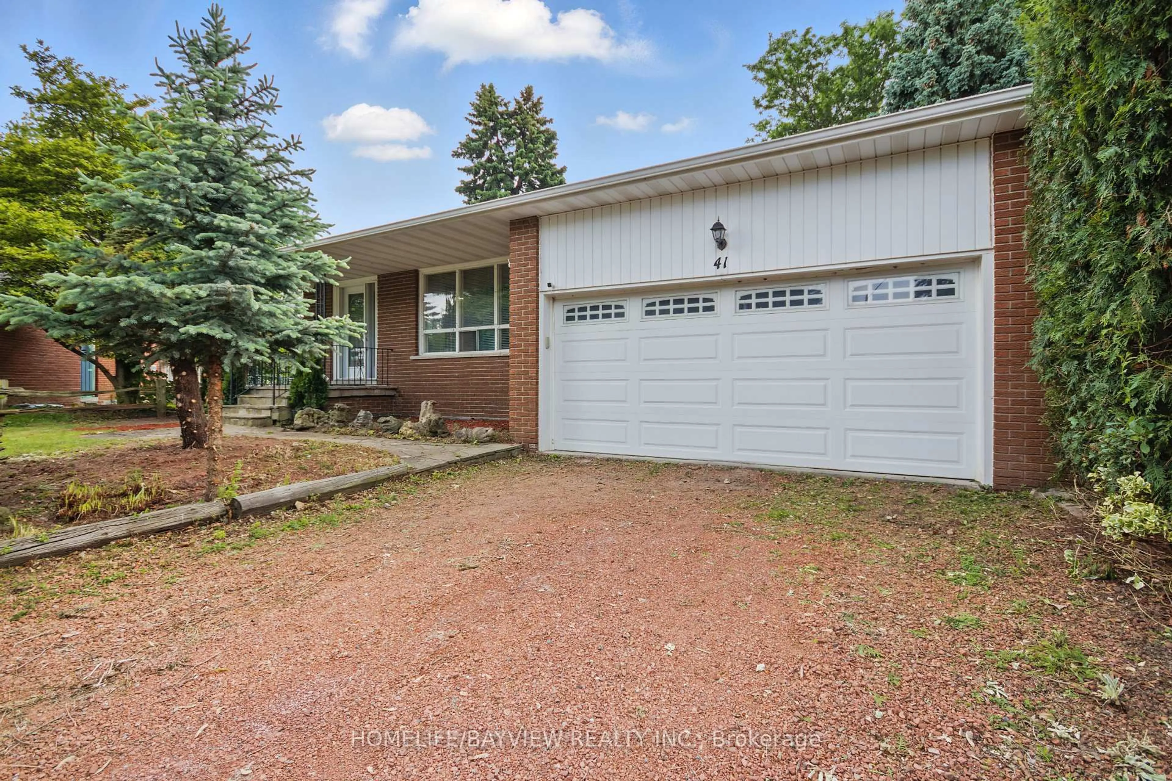 Home with brick exterior material, street for 41 Sunnywood Cres, Richmond Hill Ontario L4C 6W2