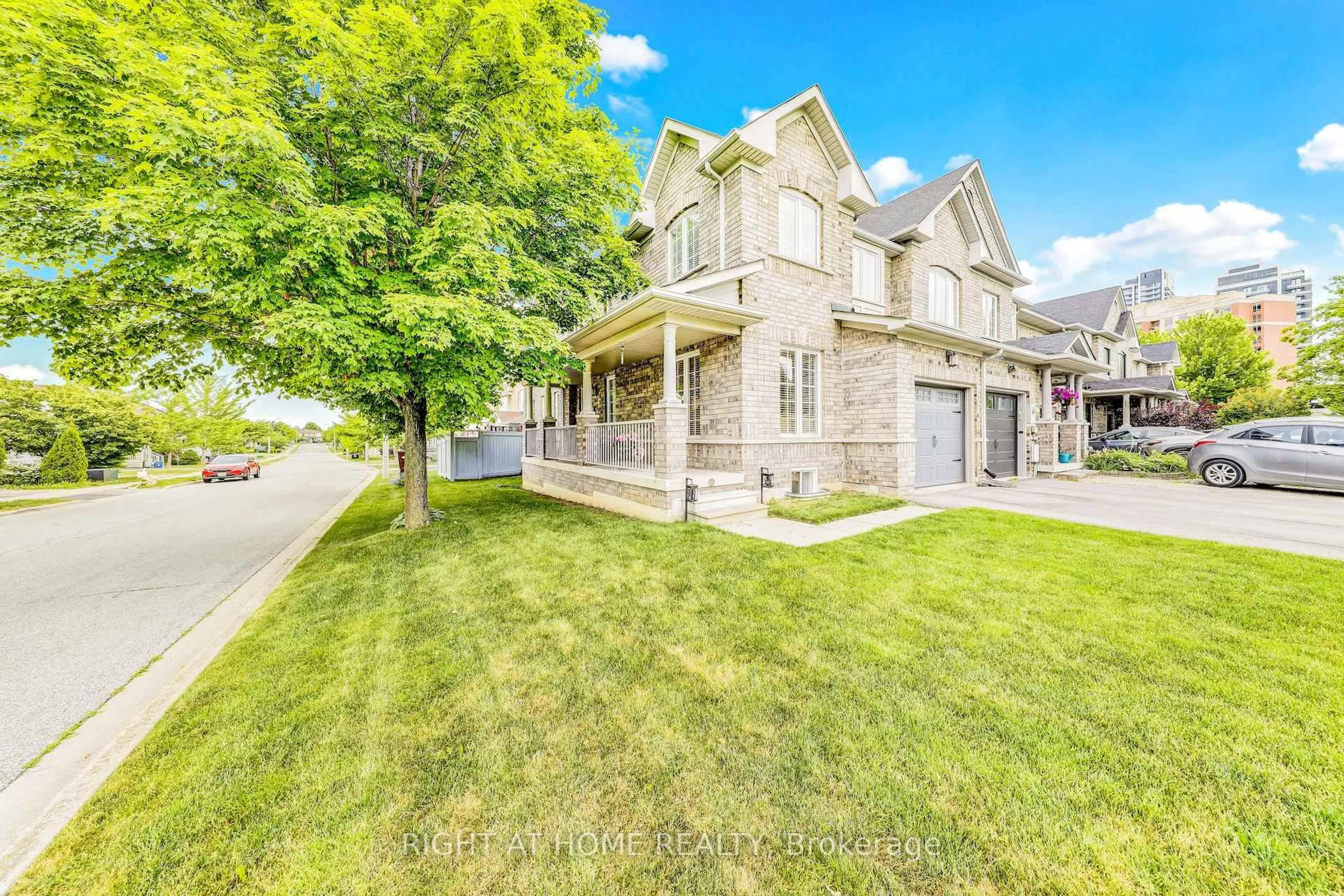 Home with brick exterior material, street for 108 King William Cres, Richmond Hill Ontario L4B 4T1