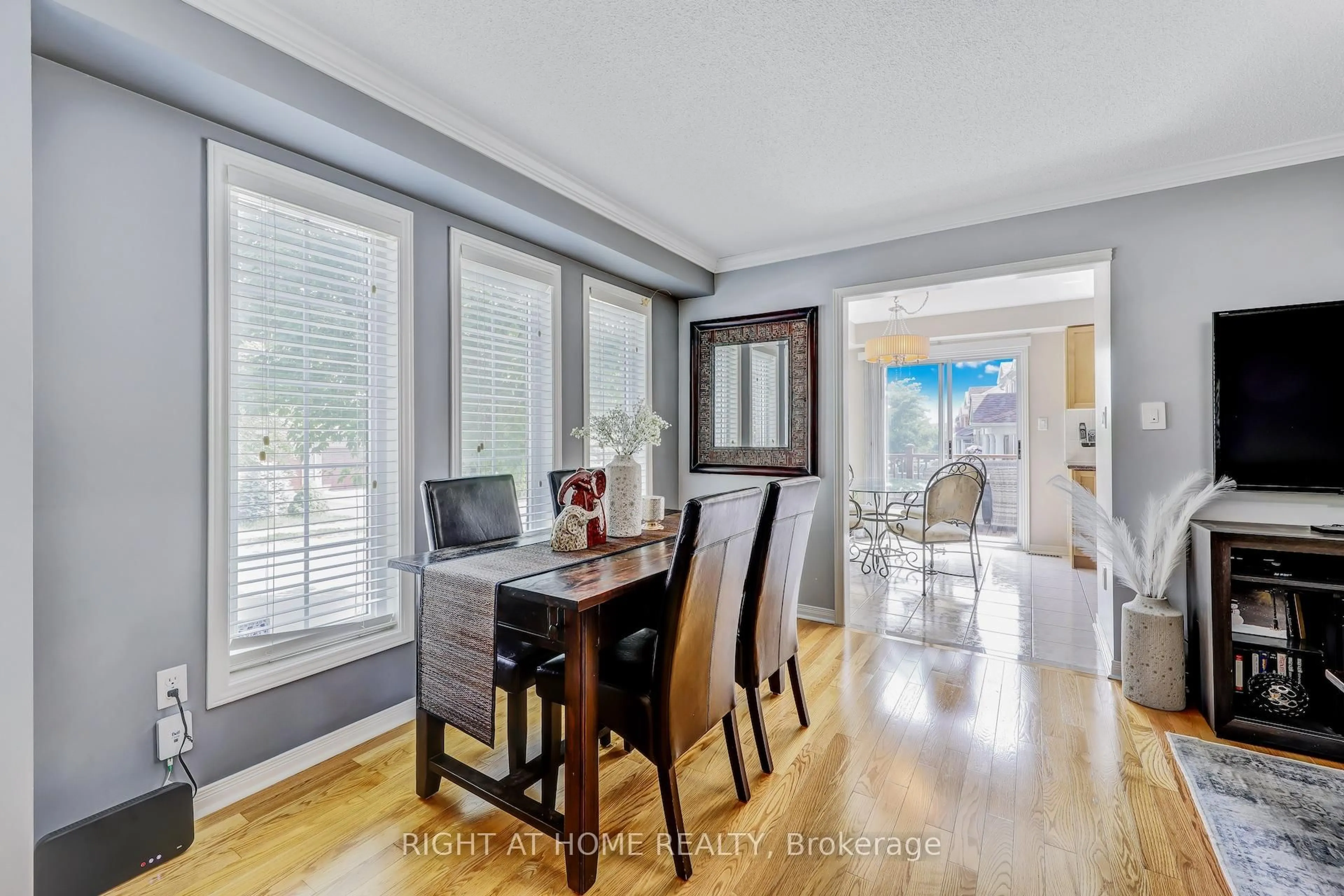 Dining room, wood/laminate floor for 108 King William Cres, Richmond Hill Ontario L4B 4T1