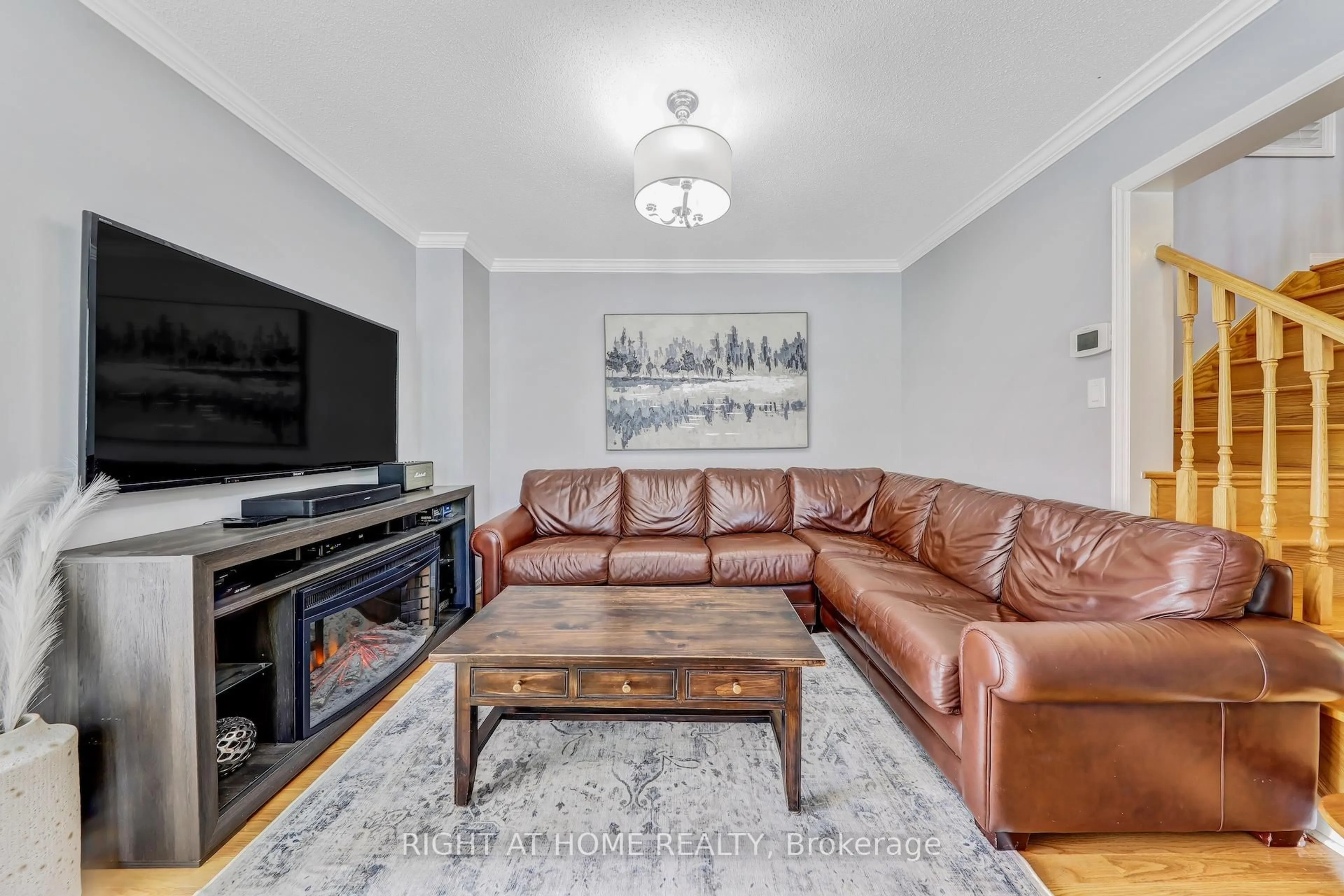 Living room with furniture, unknown for 108 King William Cres, Richmond Hill Ontario L4B 4T1