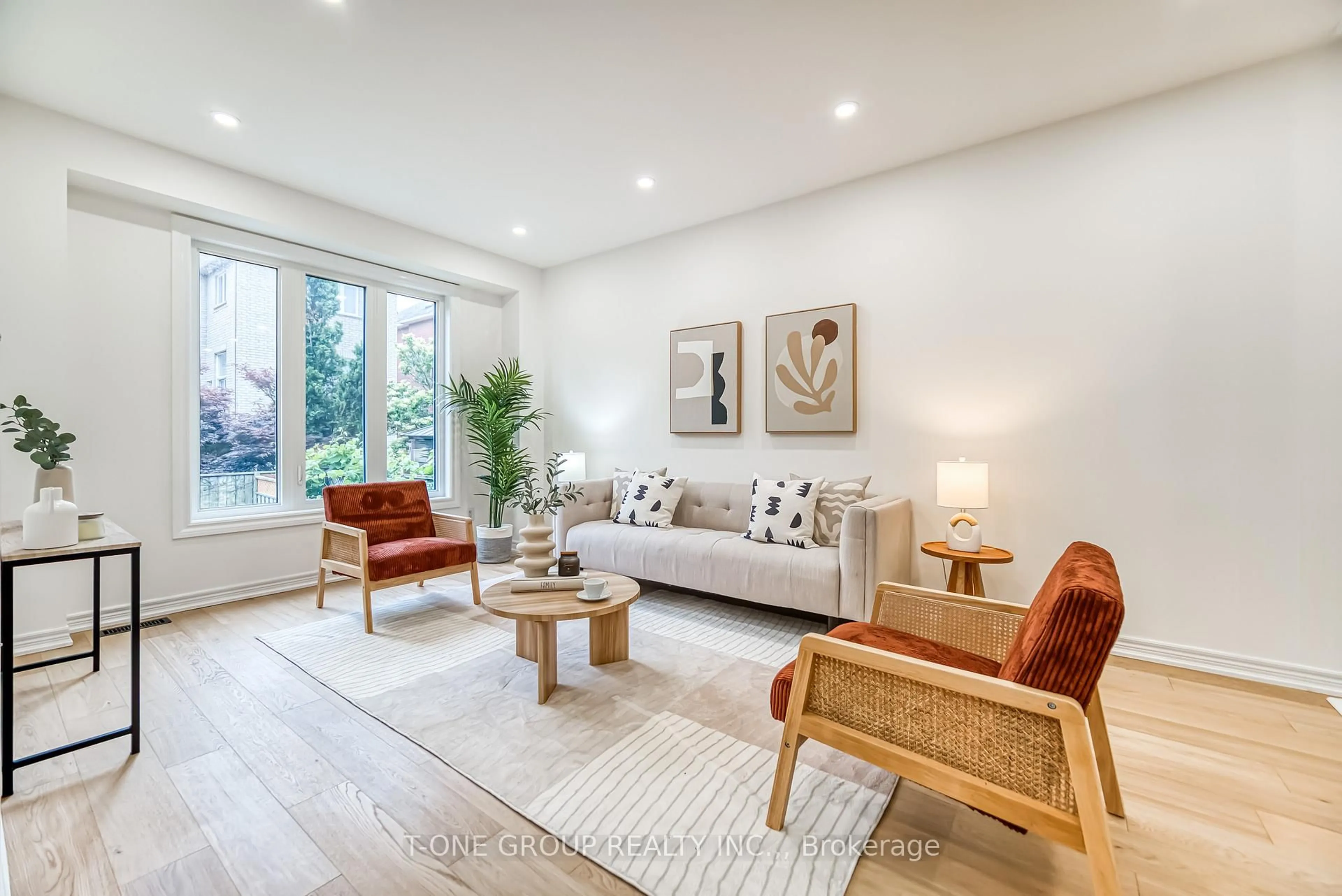 Living room with furniture, wood/laminate floor for 99 Angelica Ave, Richmond Hill Ontario L4S 2C9