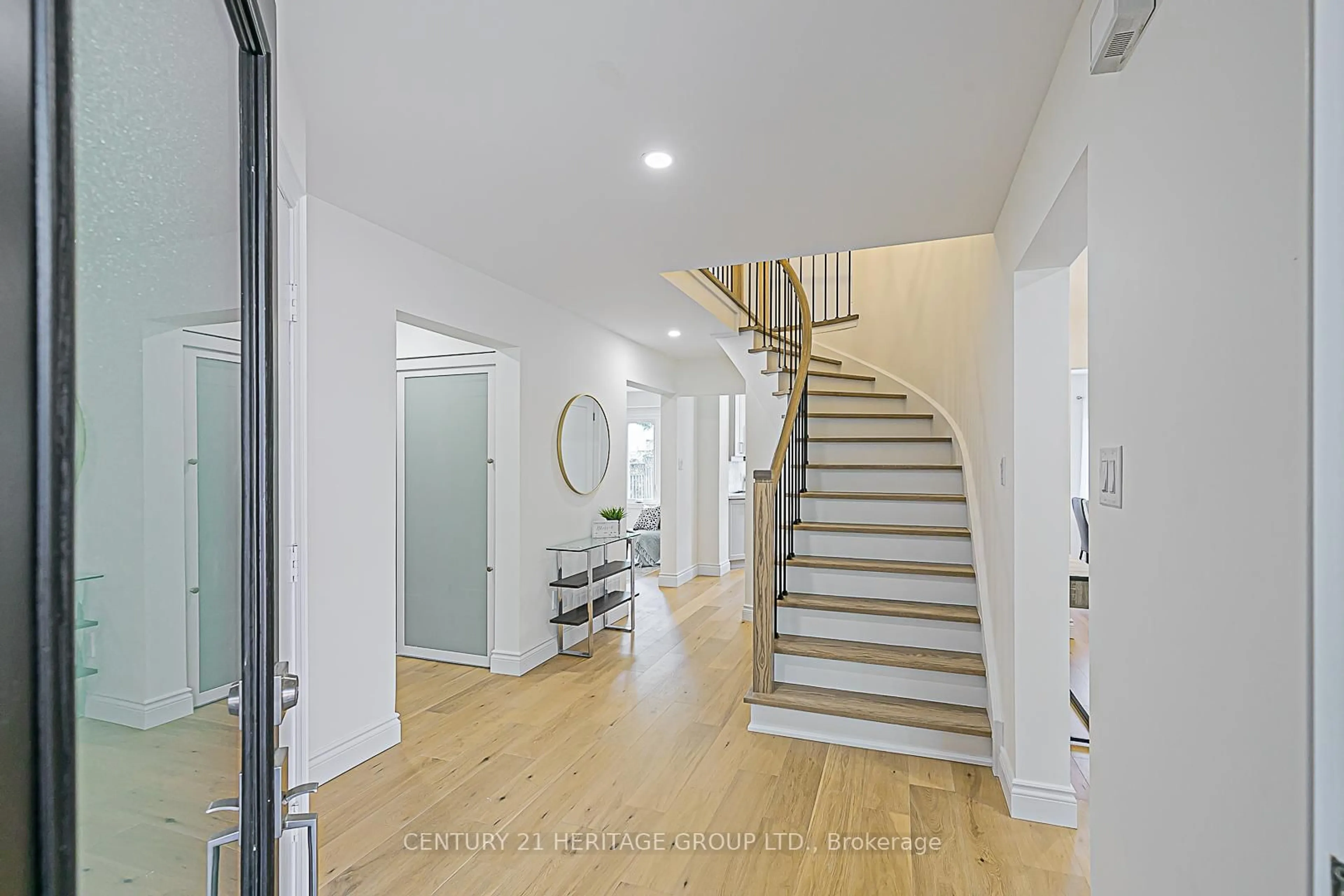 Unknown for 35 Buchanan Cres, Aurora Ontario L4G 5K4