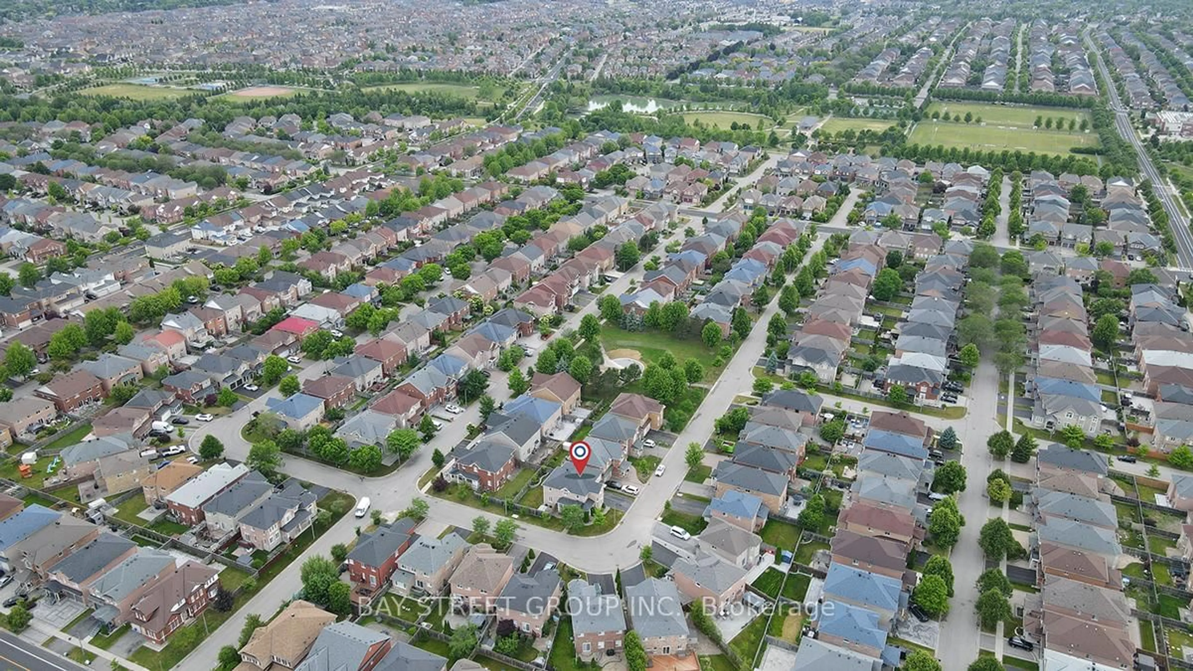 A pic from outside/outdoor area/front of a property/back of a property/a pic from drone, street for 63 Brookhaven Cres, Markham Ontario L6C 2X8