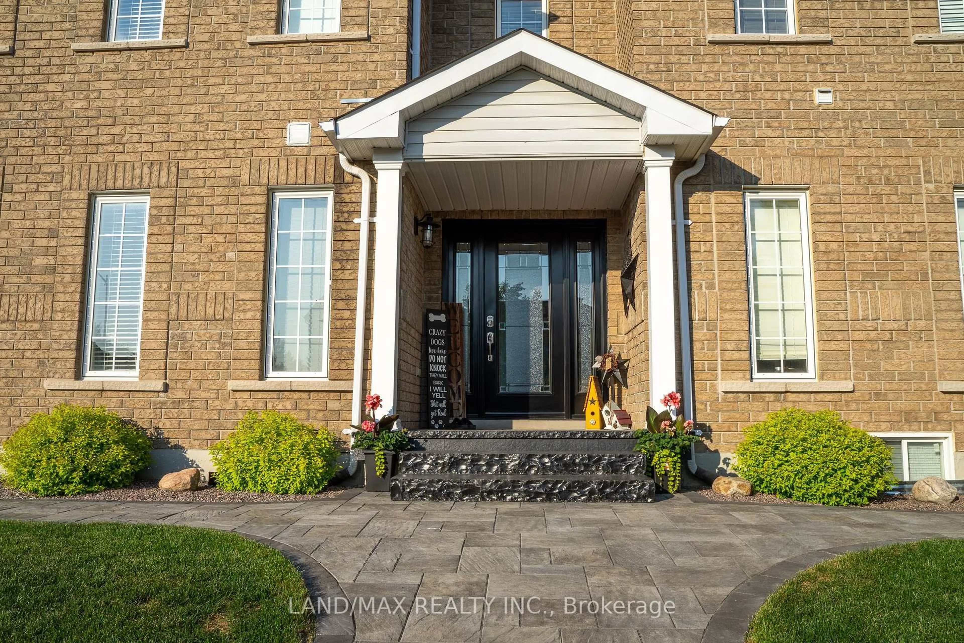 Unknown for 88 Lookout St, Essa Ontario L3W 0E6