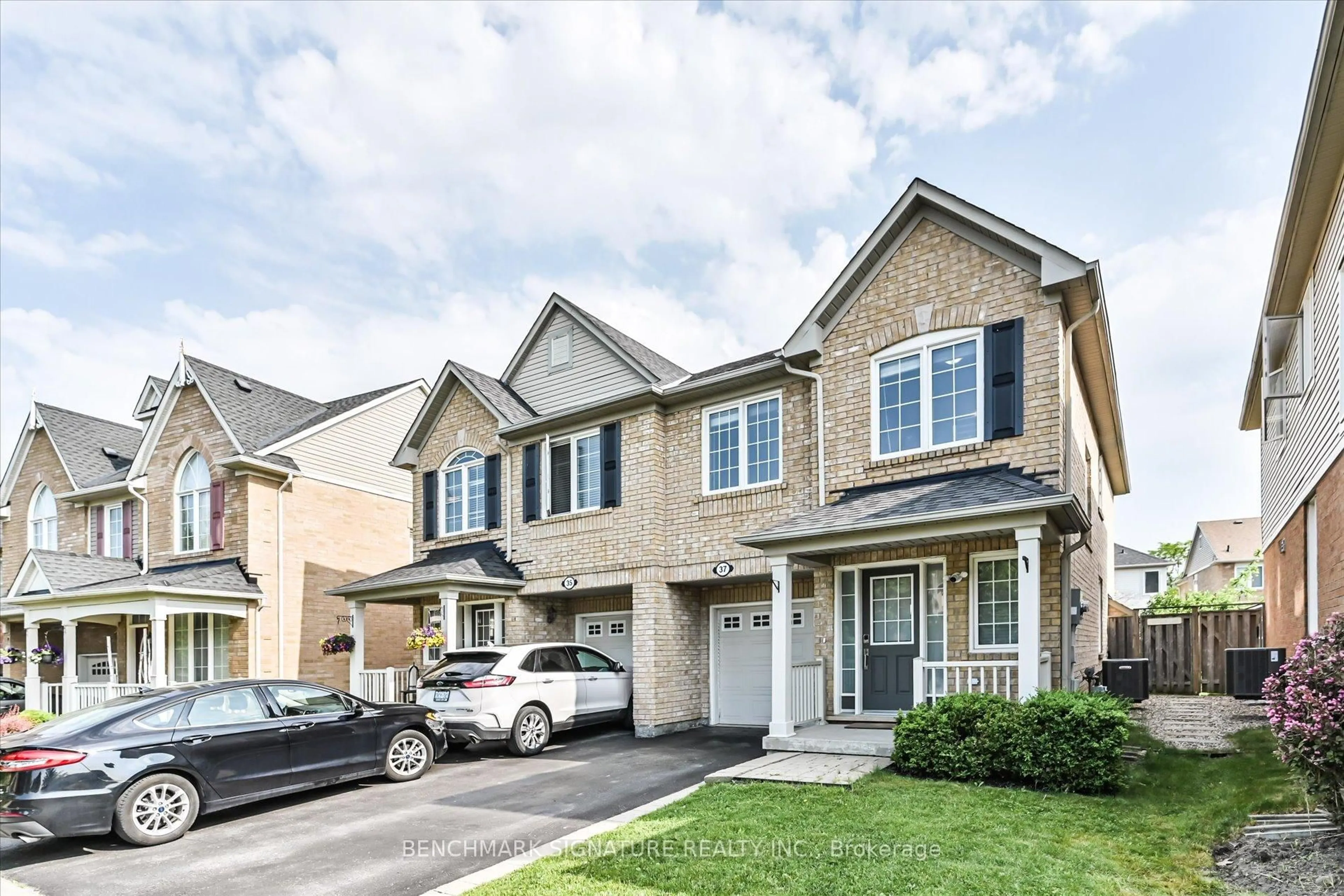 Home with brick exterior material, street for 37 Harry Sanders Ave, Whitchurch-Stouffville Ontario L4A 0J7