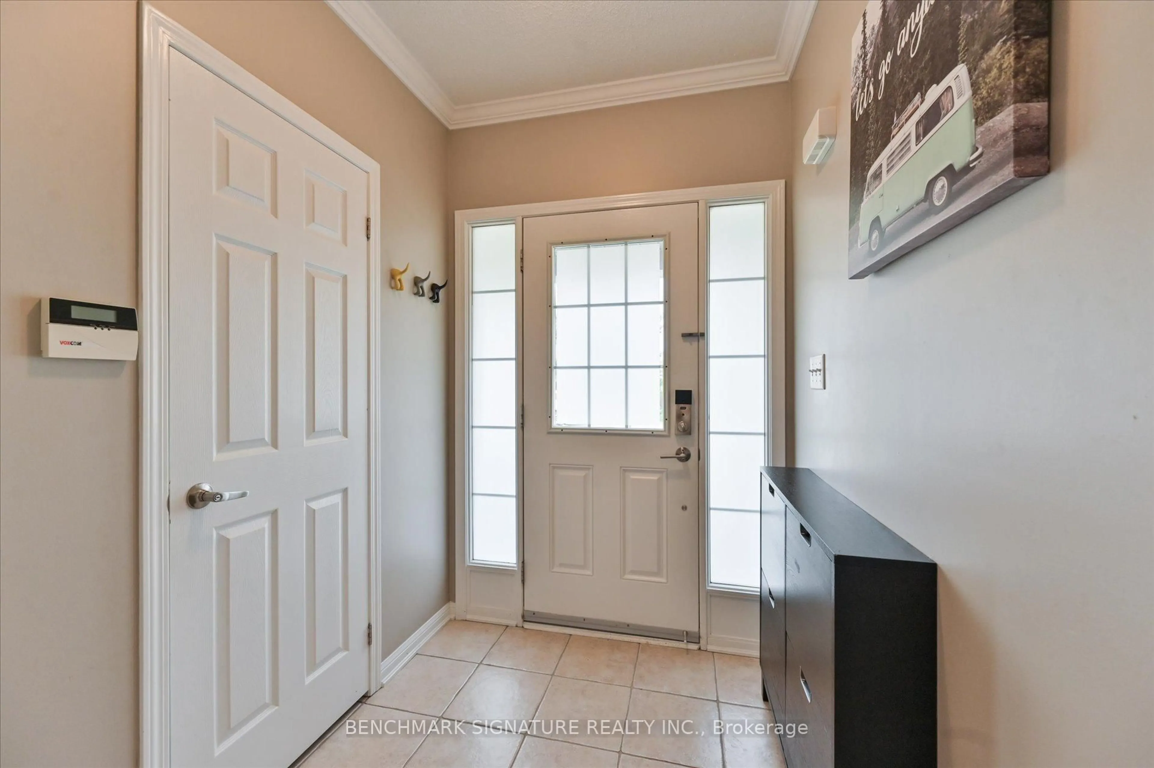 Indoor entryway for 37 Harry Sanders Ave, Whitchurch-Stouffville Ontario L4A 0J7