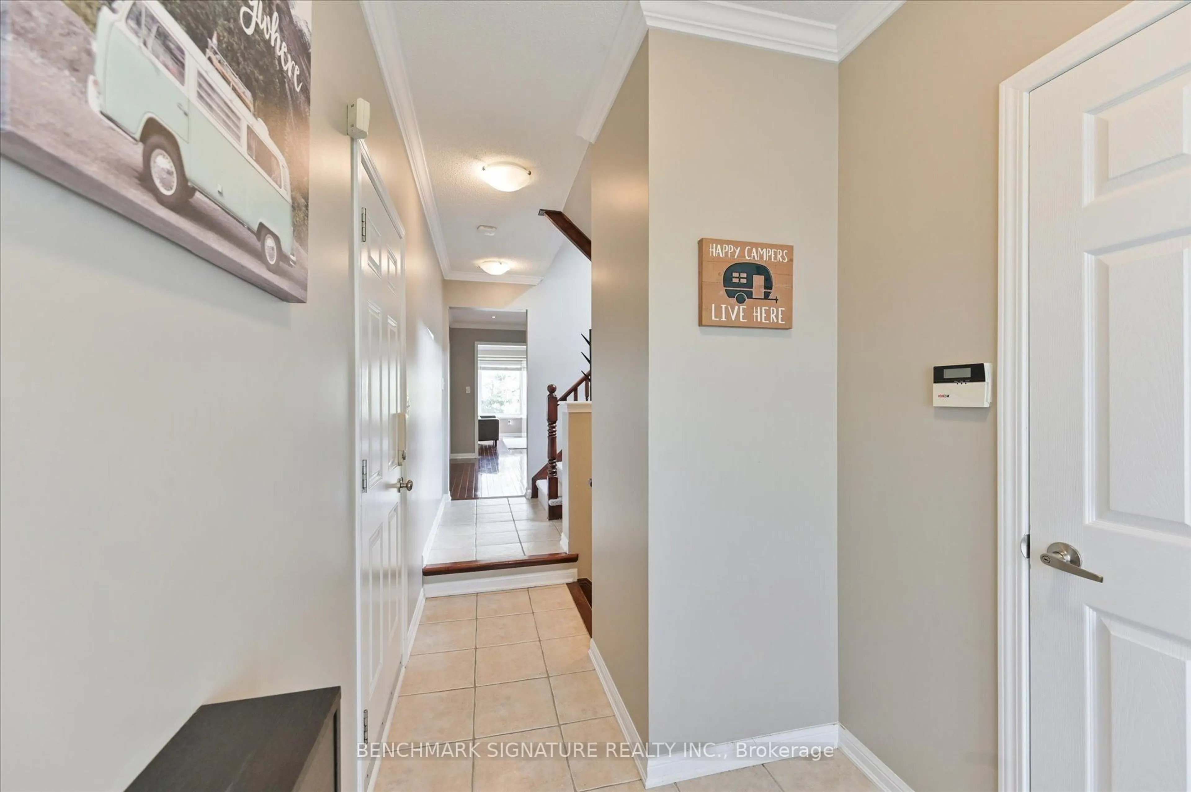 Indoor entryway for 37 Harry Sanders Ave, Whitchurch-Stouffville Ontario L4A 0J7