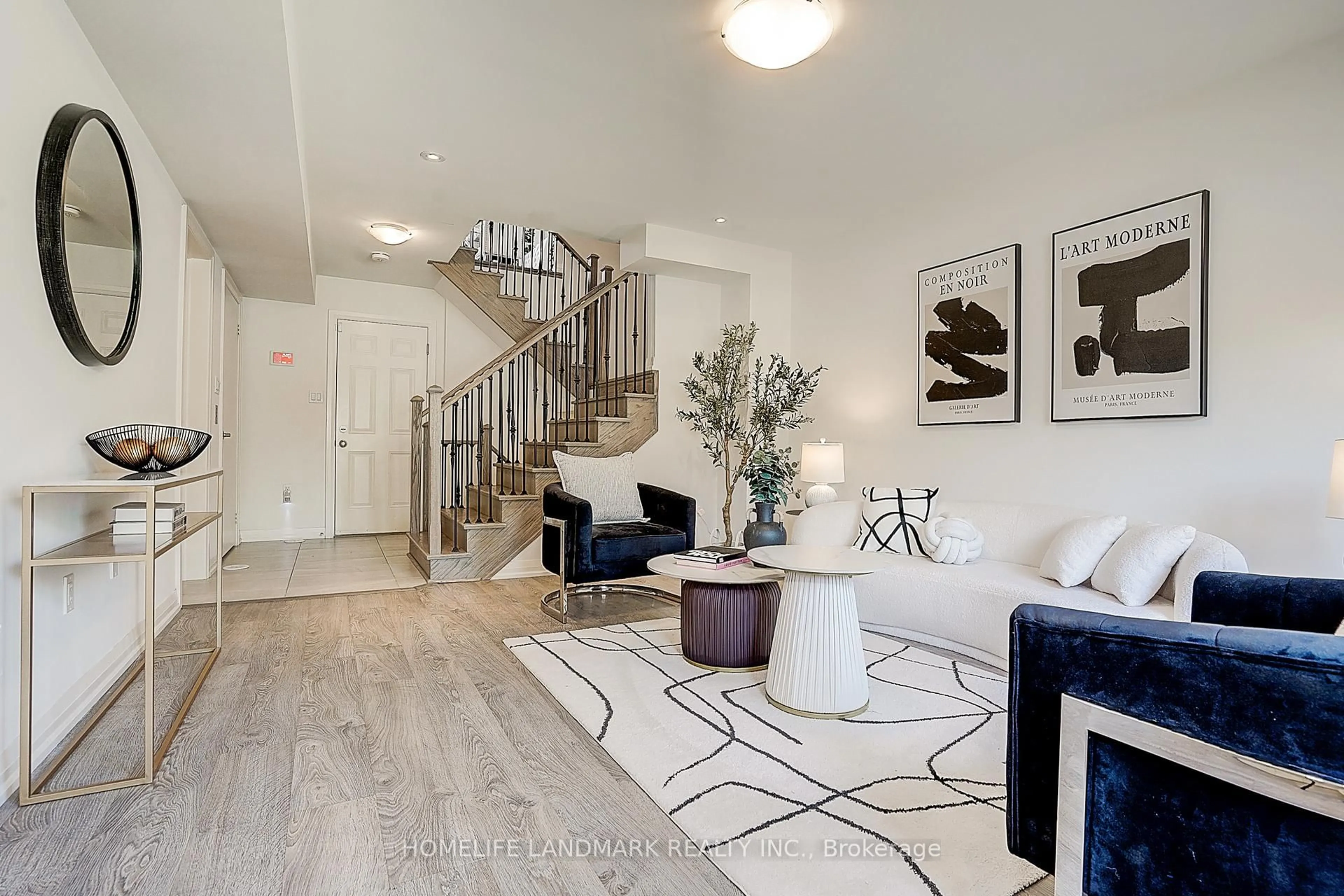 Indoor entryway for 33 George Kirby St, Vaughan Ontario L6A 0K5