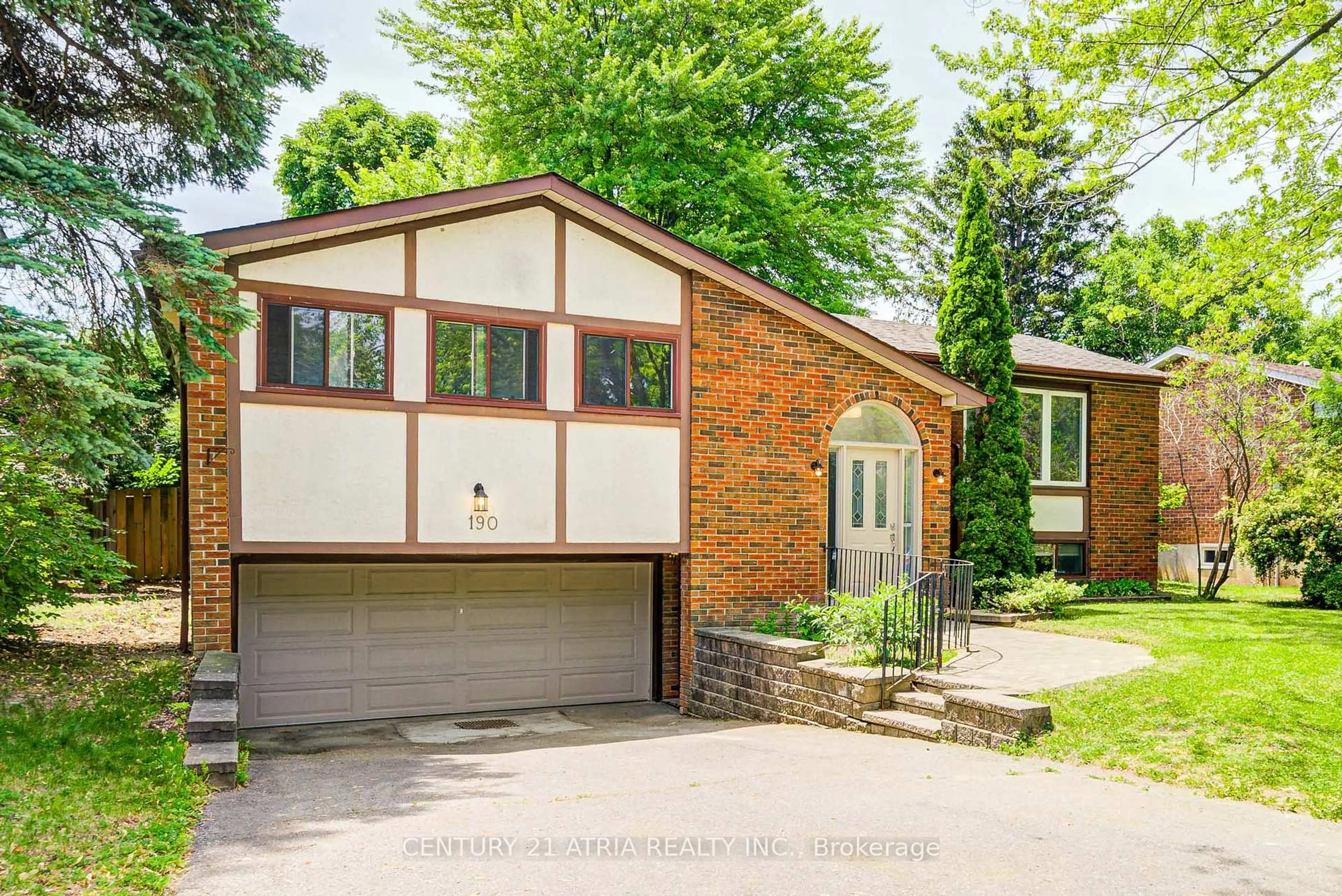 Home with brick exterior material, street for 190 Romfield Crct, Markham Ontario L3T 3J1