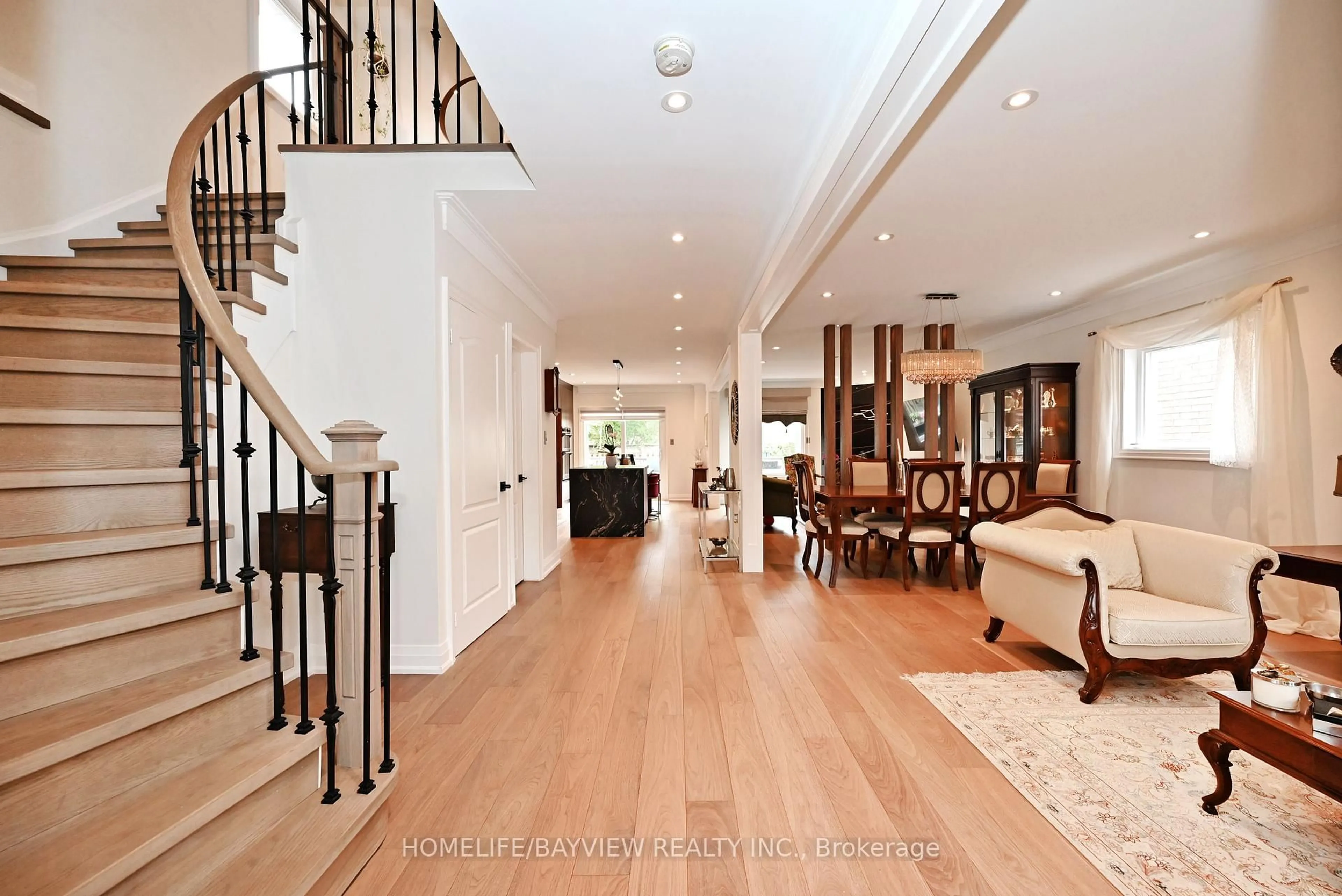 Indoor foyer for 48 Sweet Water Cres, Richmond Hill Ontario L4S 2B2
