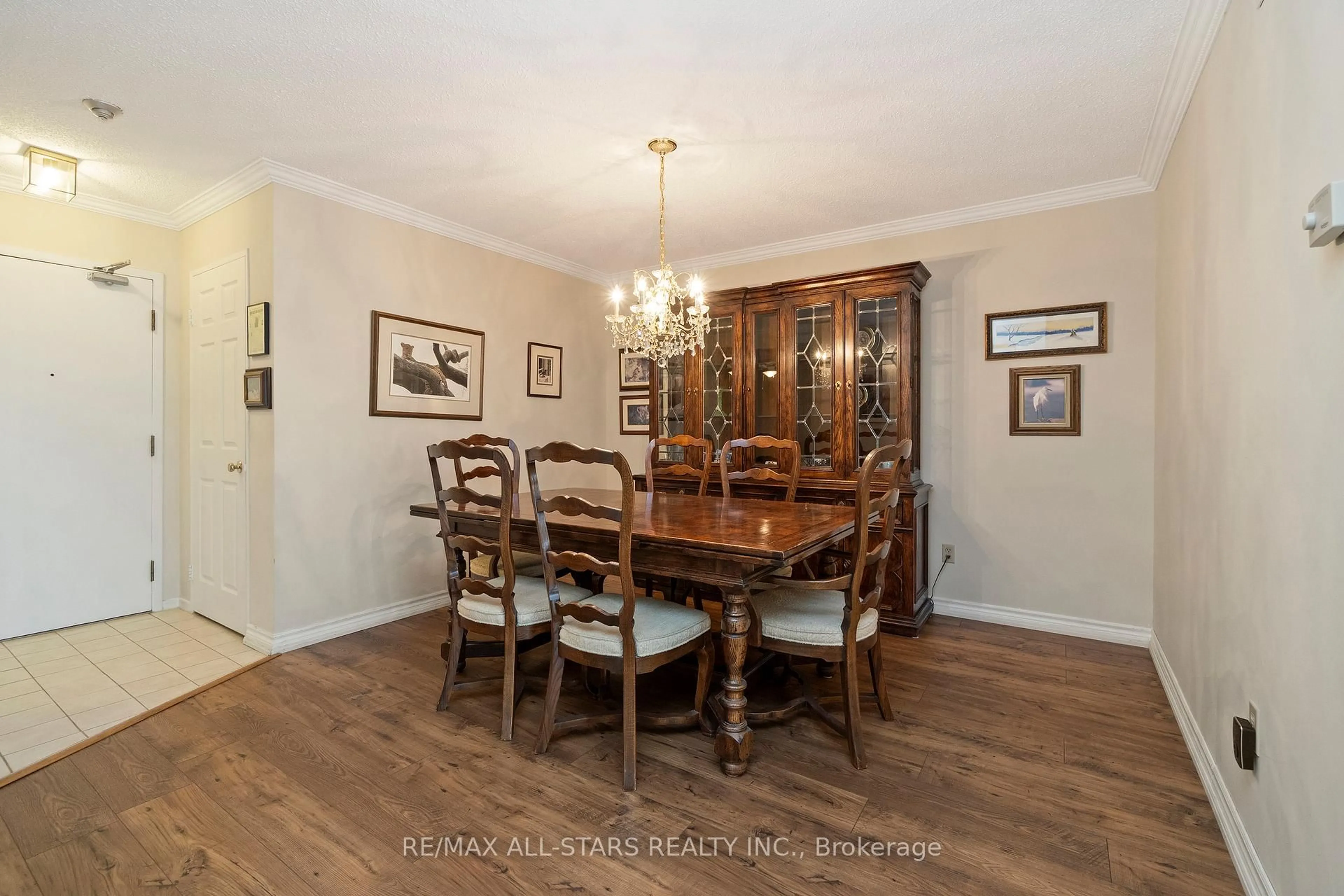 Dining room, wood/laminate floor for 25 Austin Dr #822, Markham Ontario L3R 8H4