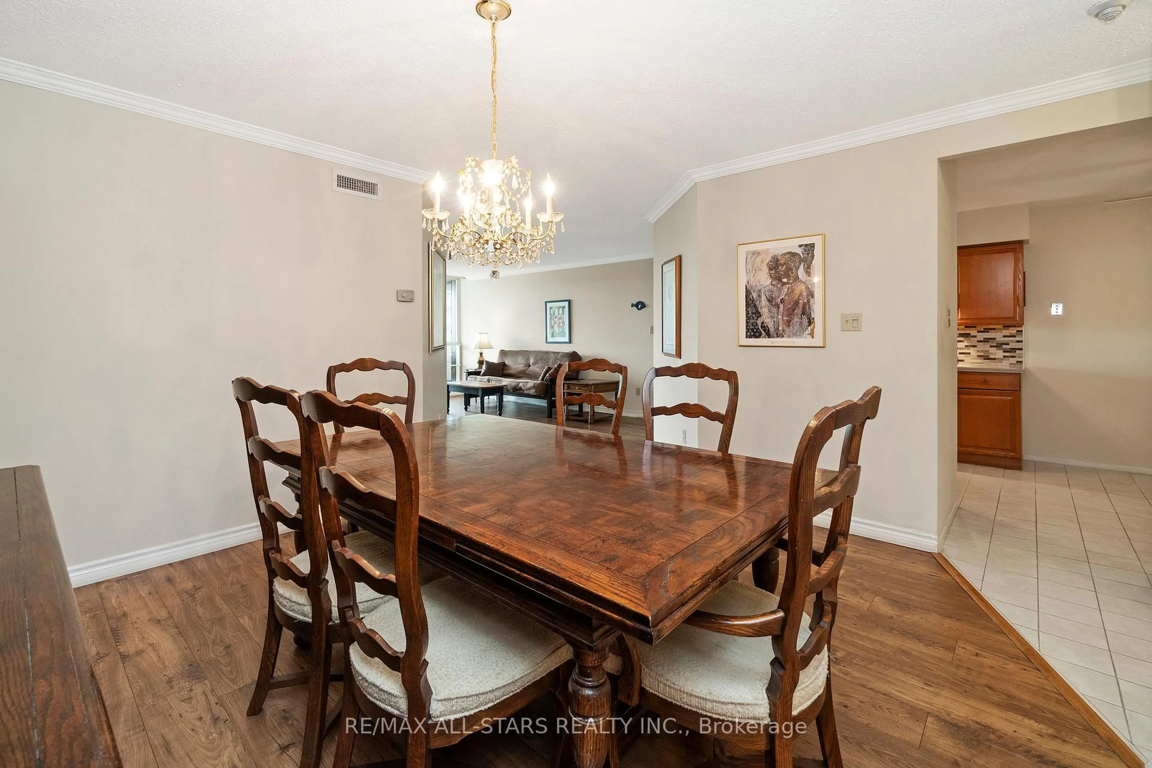 Dining room, wood/laminate floor for 25 Austin Dr #822, Markham Ontario L3R 8H4