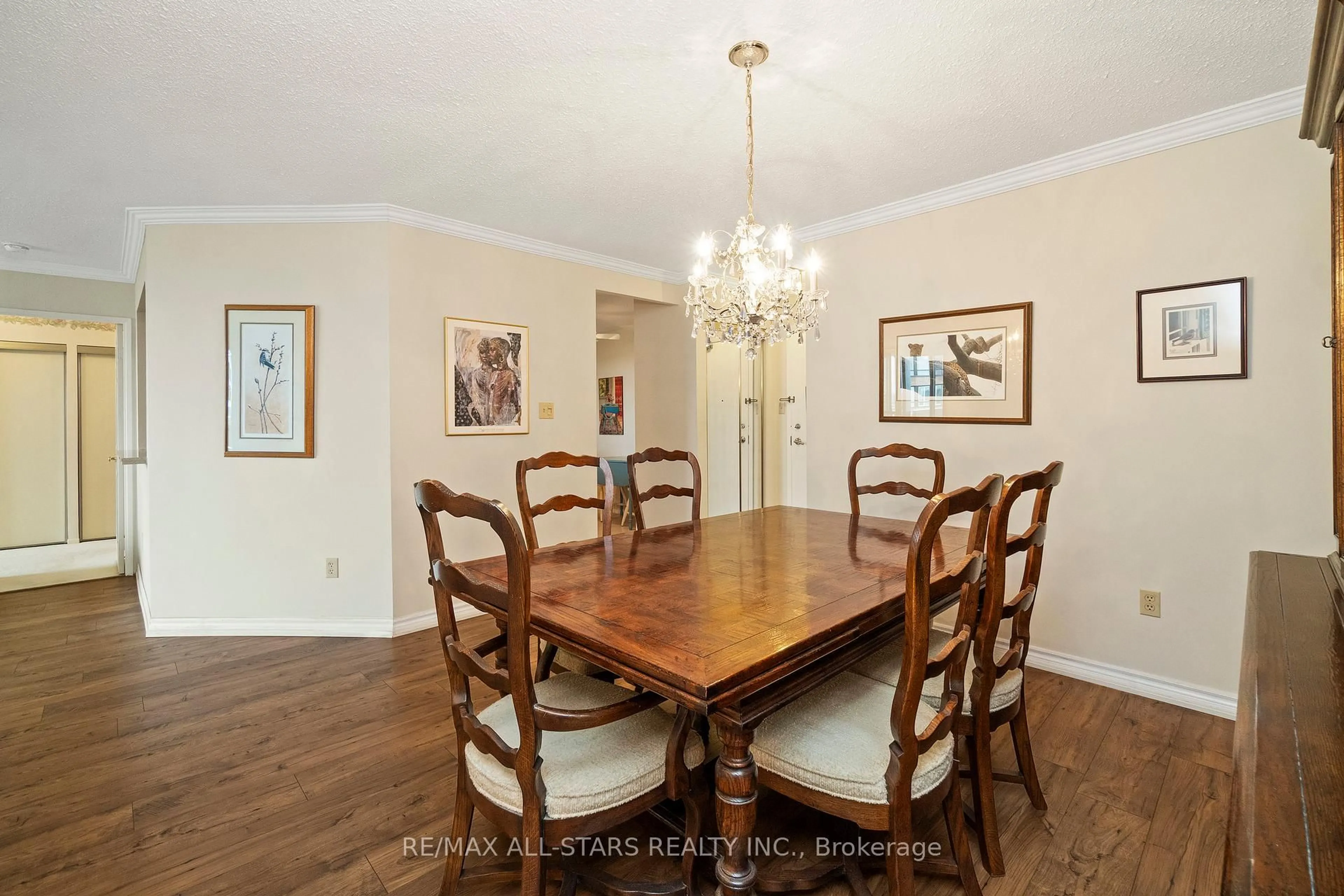Dining room, wood/laminate floor for 25 Austin Dr #822, Markham Ontario L3R 8H4