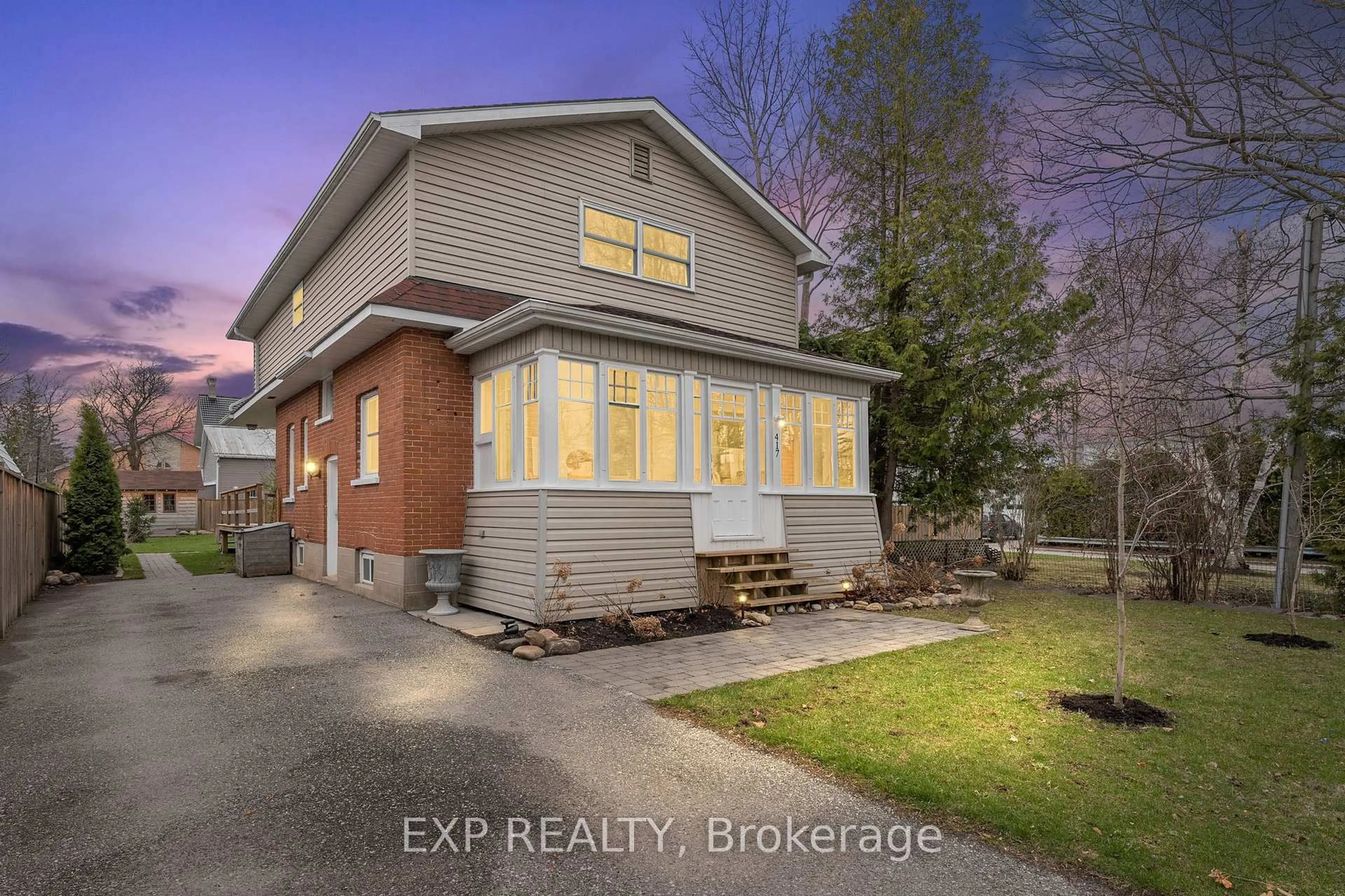 A pic from outside/outdoor area/front of a property/back of a property/a pic from drone, building for 417 North St, Brock Ontario L0K 1A0
