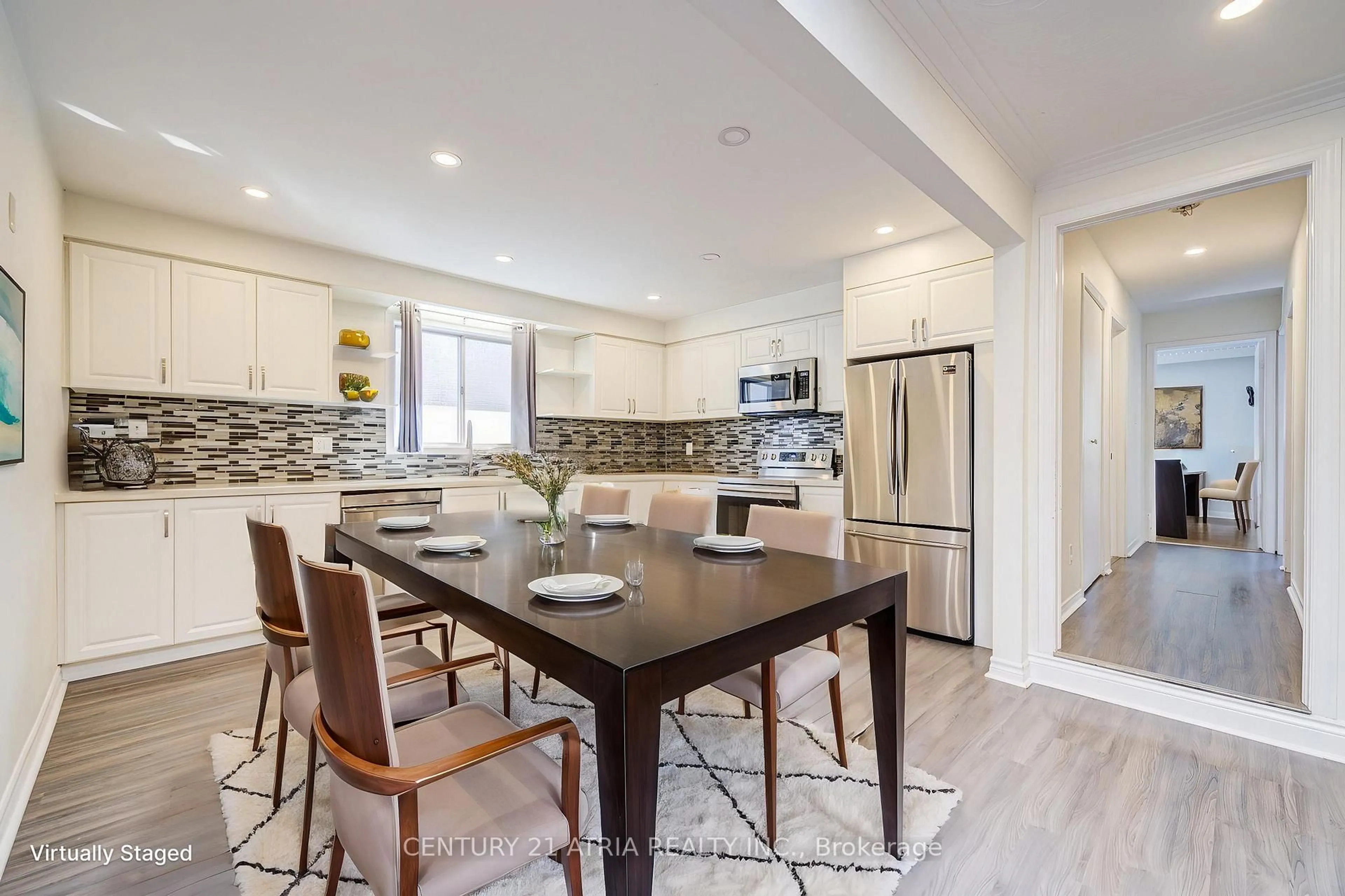 Open concept kitchen, ceramic/tile floor for 113 Oak Ave, Richmond Hill Ontario L4C 6R6