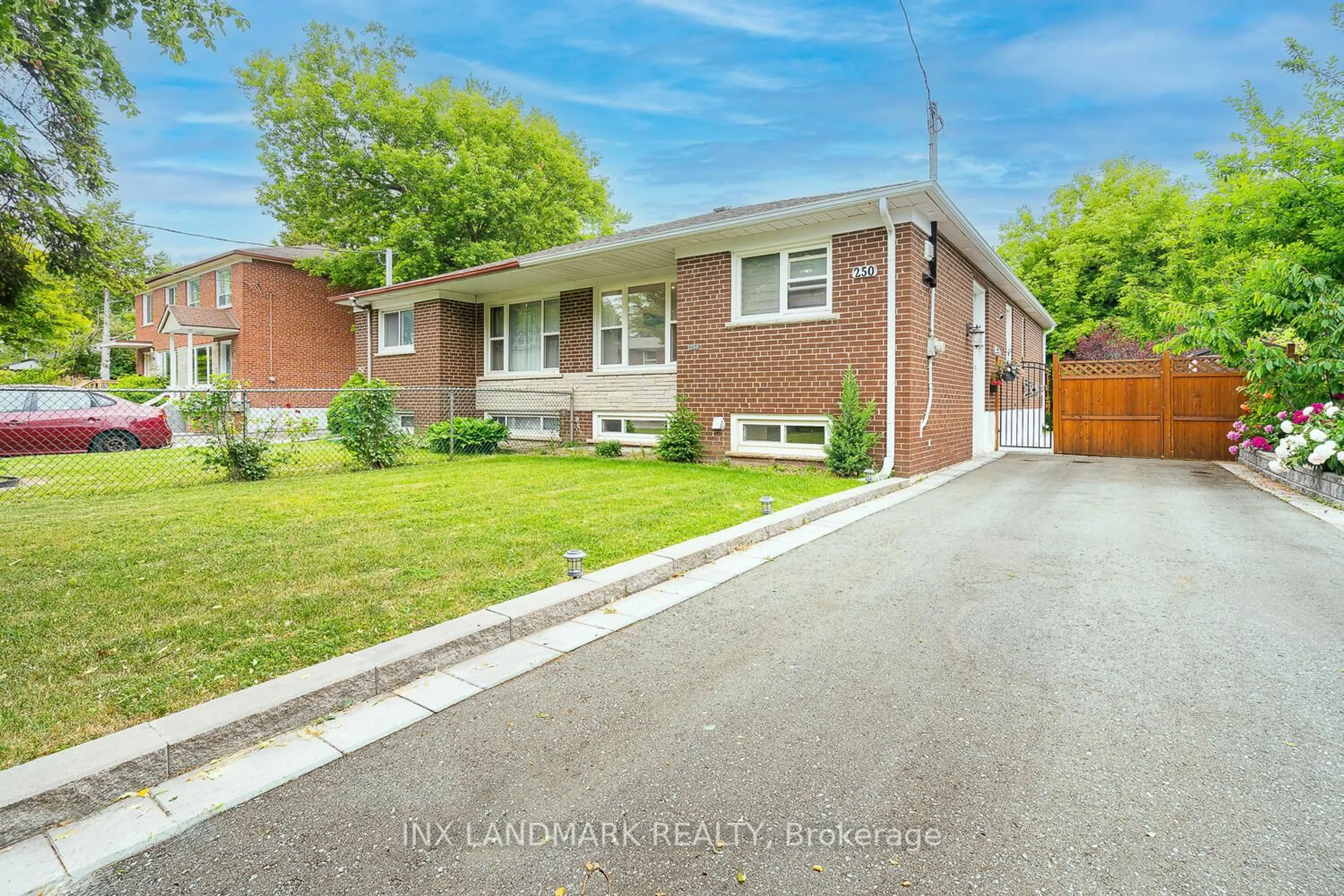 Home with brick exterior material, street for 250 Zelda Cres, Richmond Hill Ontario L4C 2Y5