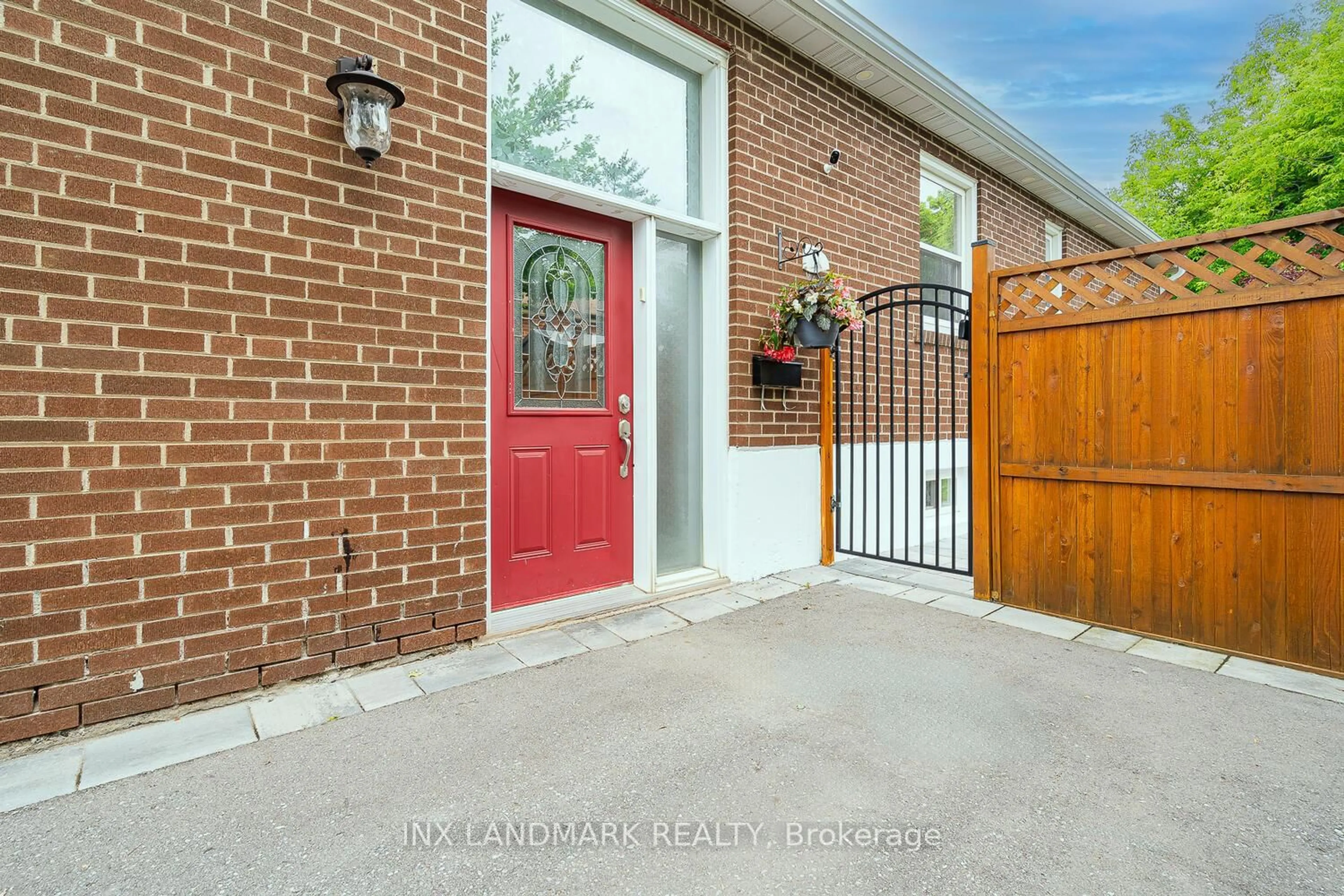 Unknown for 250 Zelda Cres, Richmond Hill Ontario L4C 2Y5