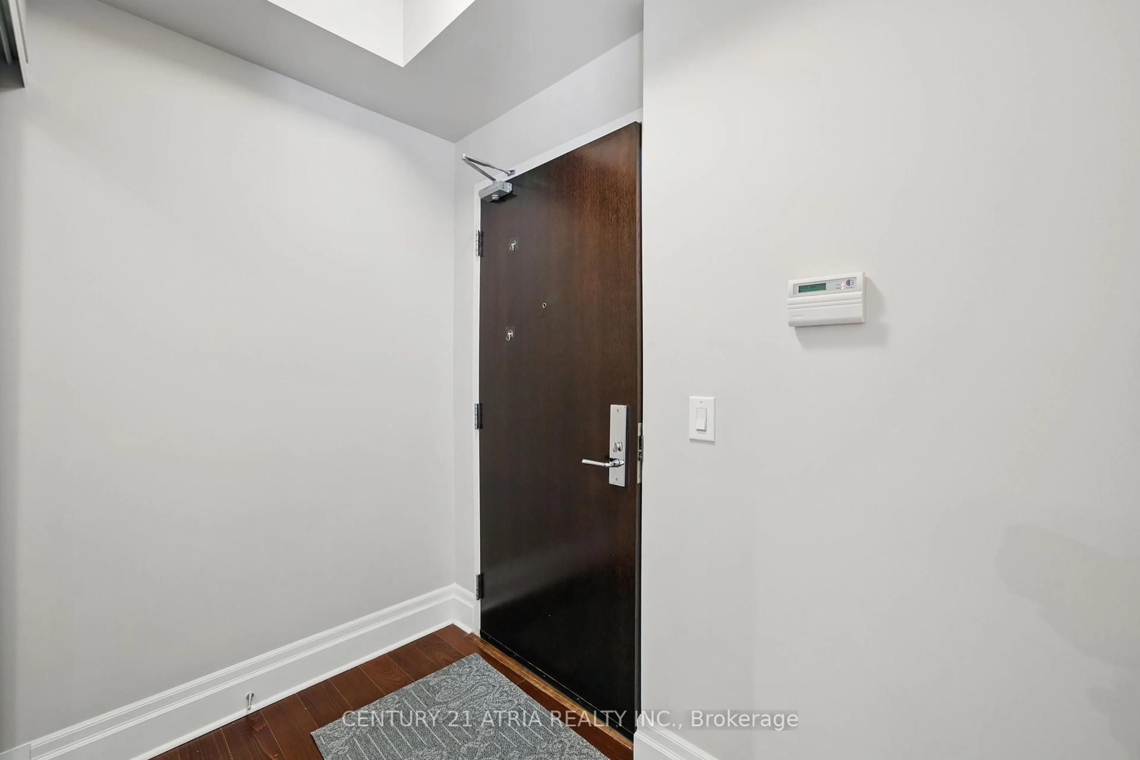 Indoor entryway for 111 Upper Duke Cres #502, Markham Ontario L6G 0B6