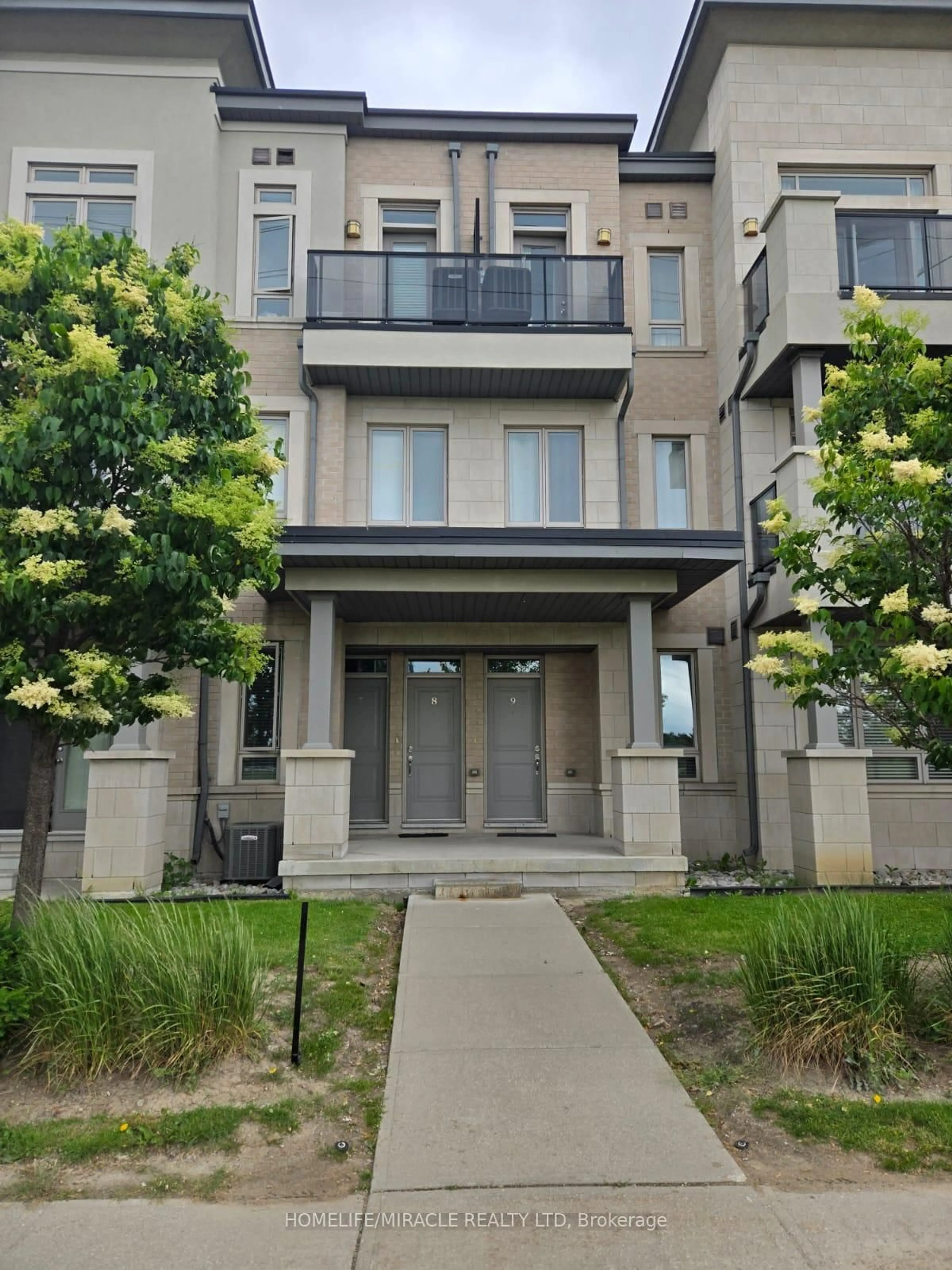 Unknown for 9601 Jane St #8, Vaughan Ontario L6A 4G5