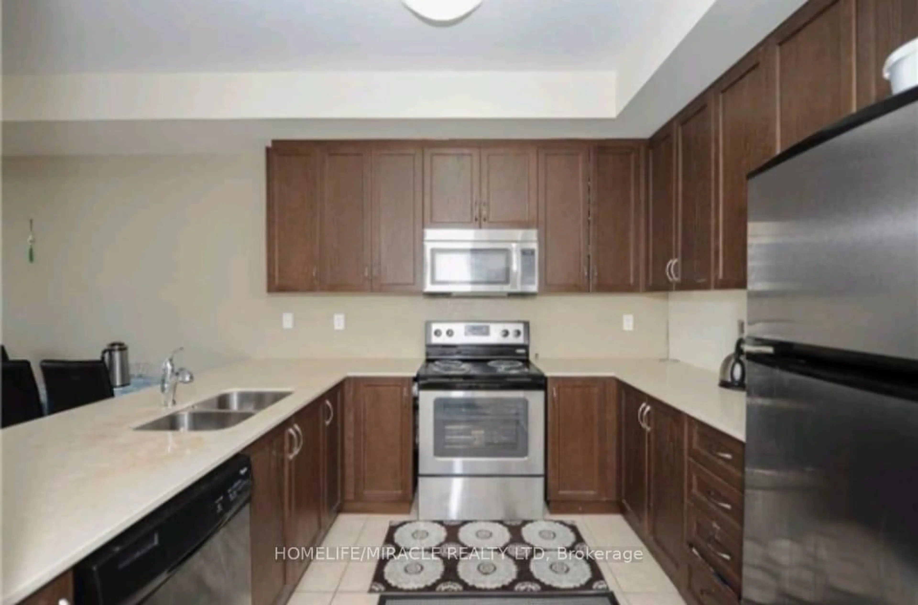 Standard kitchen, ceramic/tile floor for 9601 Jane St #8, Vaughan Ontario L6A 4G5