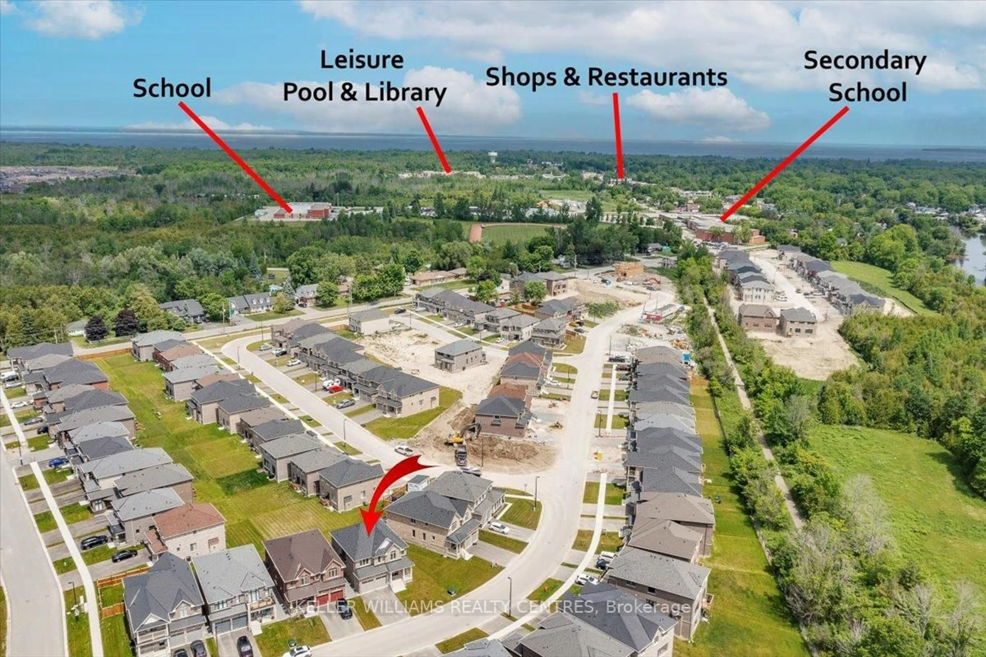 A pic from outside/outdoor area/front of a property/back of a property/a pic from drone, street for 60 Big Canoe Dr, Georgina Ontario L0E 1R0