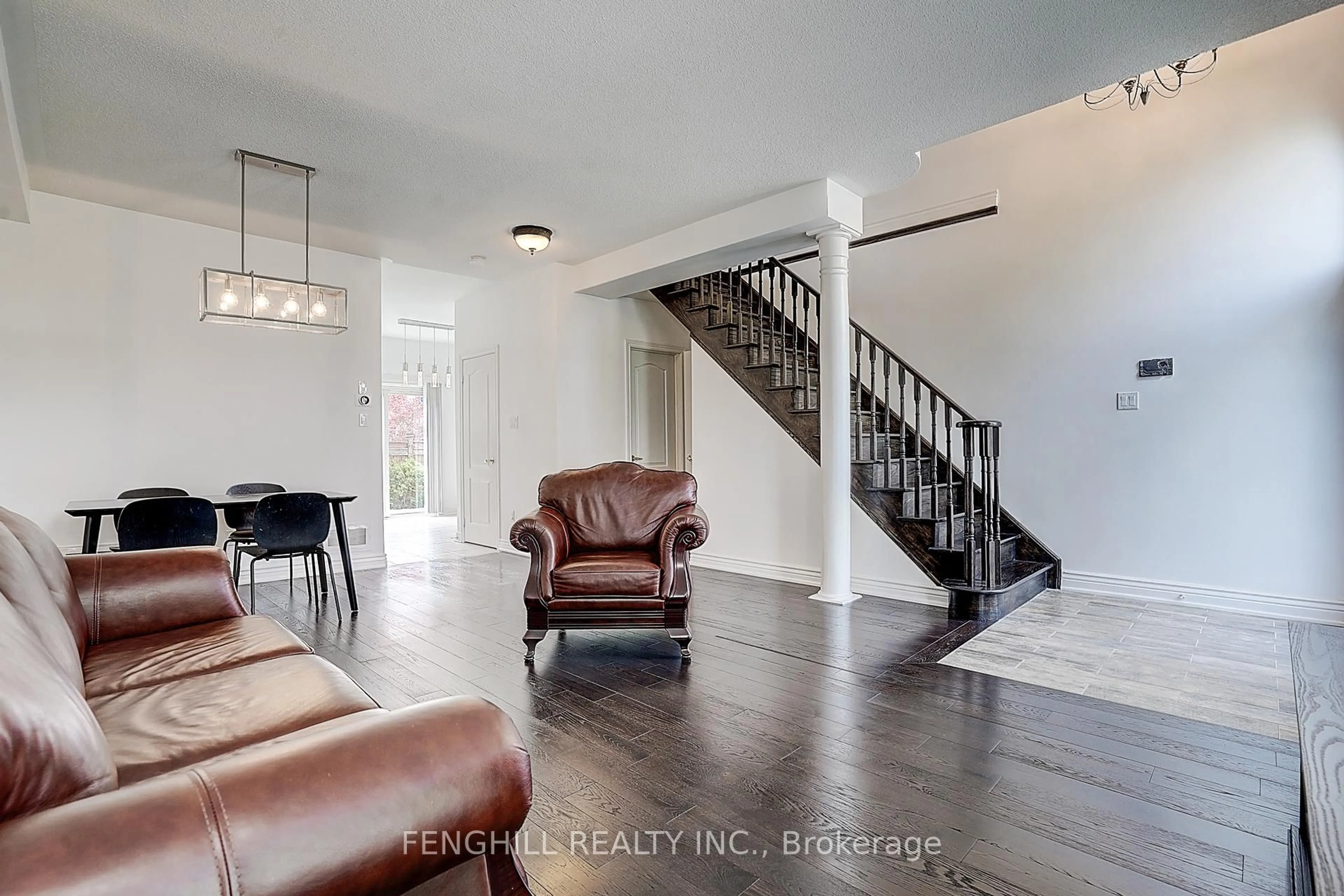 Indoor entryway for 23 Vellore Woods Blvd, Vaughan Ontario L4H 1Y6