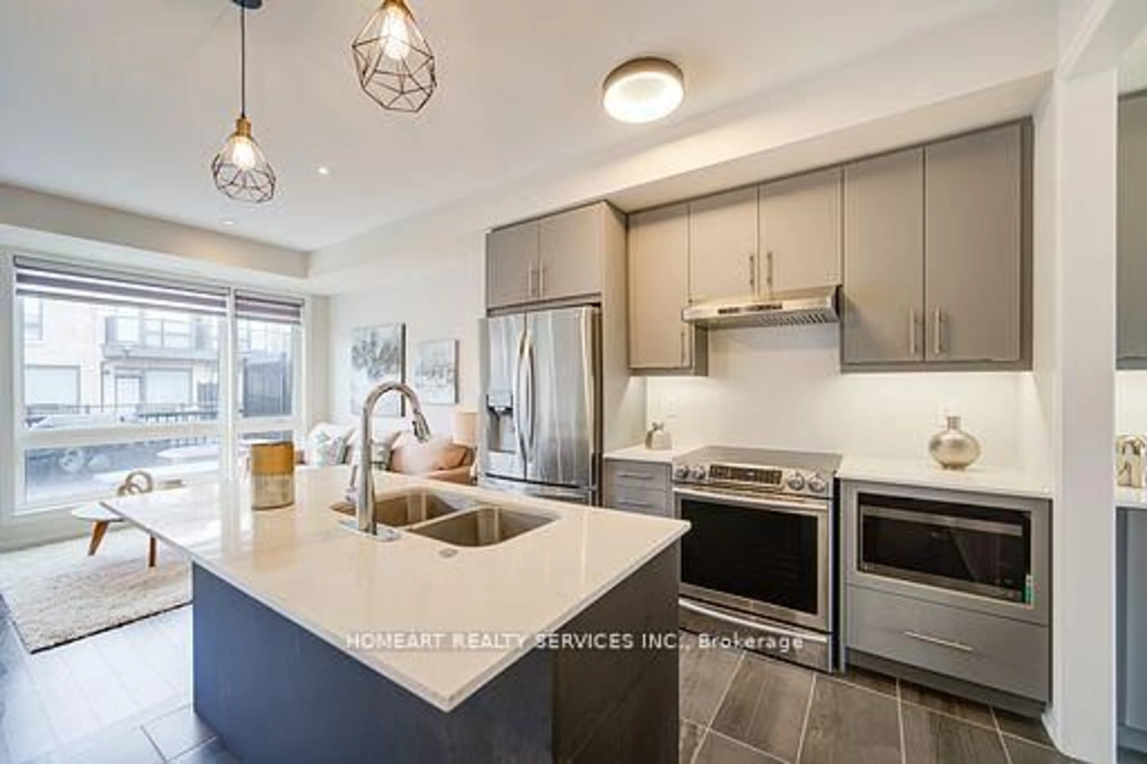 Open concept kitchen, ceramic/tile floor for 20 Concetta Conte Ave, Markham Ontario K6C 0Z5