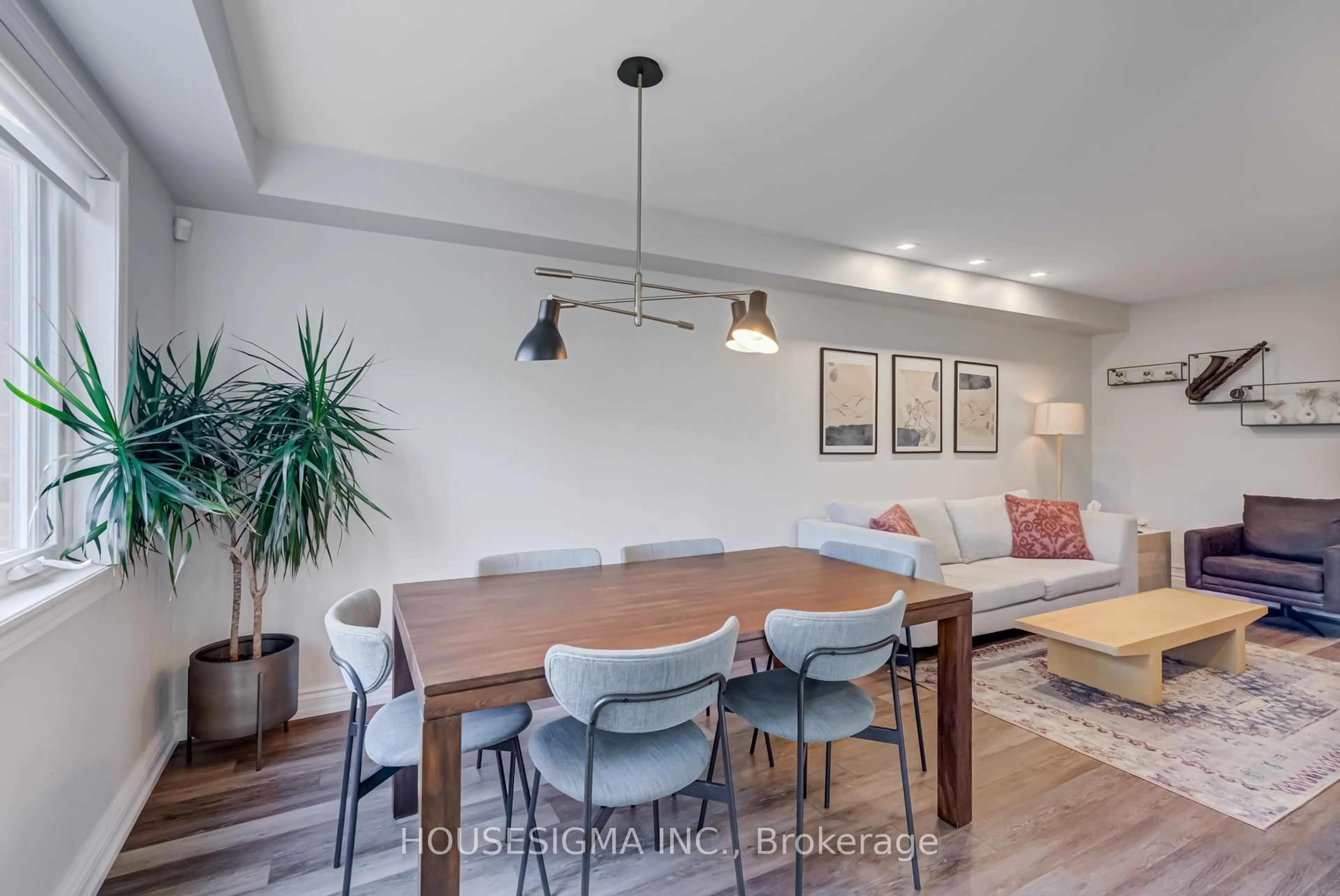 Dining room, wood/laminate floor for 102 Milloy Pl, Aurora Ontario L4G 7L3