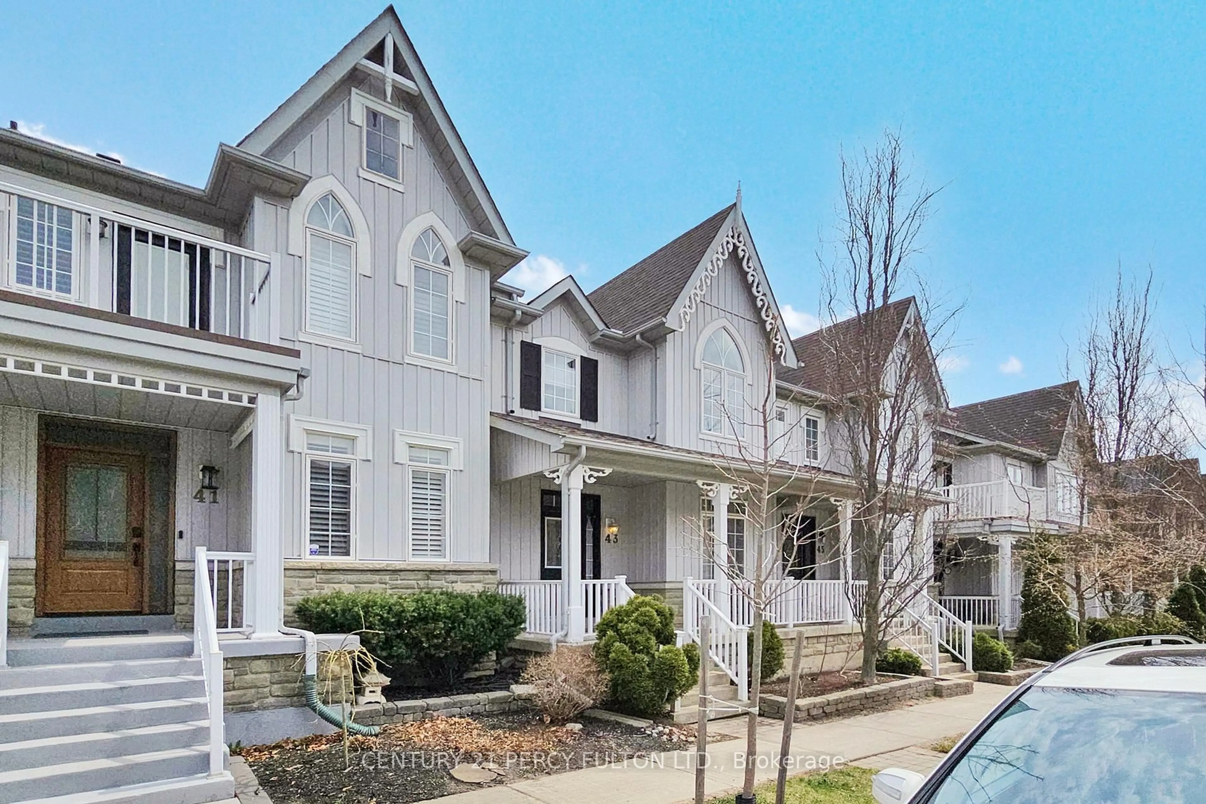 Home with vinyl exterior material, street for 43 Dancers Dr, Markham Ontario L3P 1P1