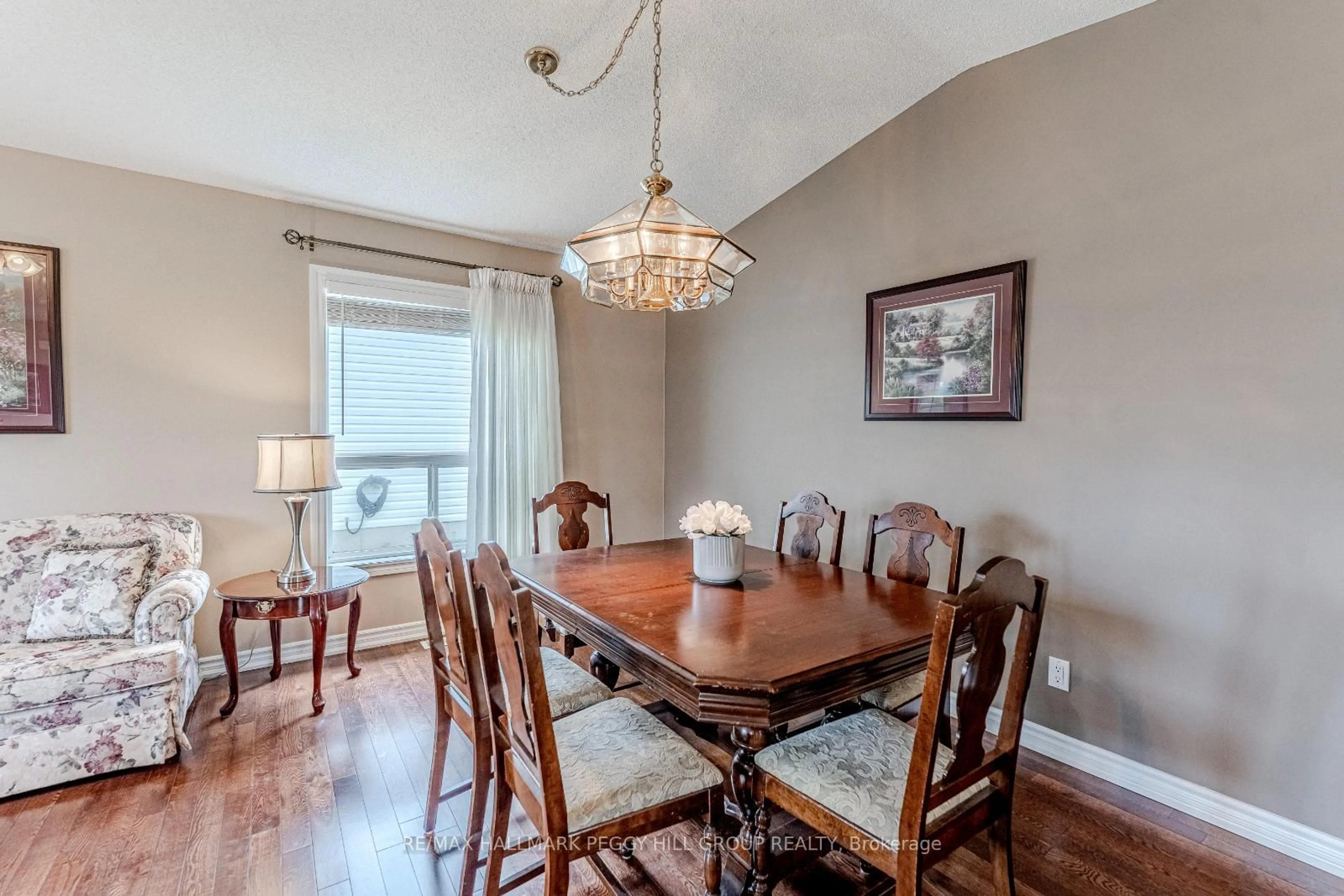 Dining room, wood/laminate floor for 22 Trellis Lane, Innisfil Ontario L9S 0A1